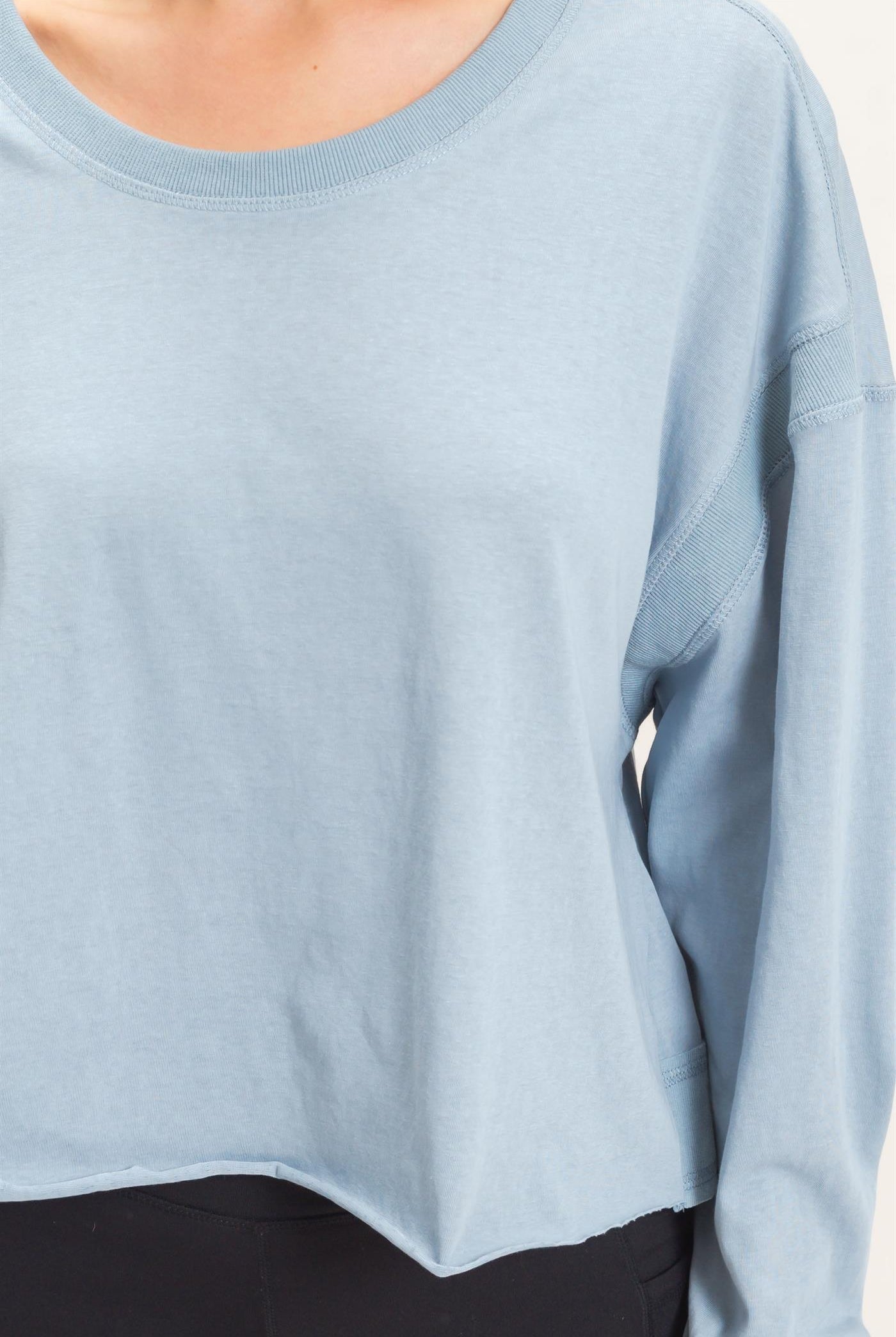 Wholesale Crew Neck Top Clothing Tops HF26C808 LIGHT BLUE HYFVE
