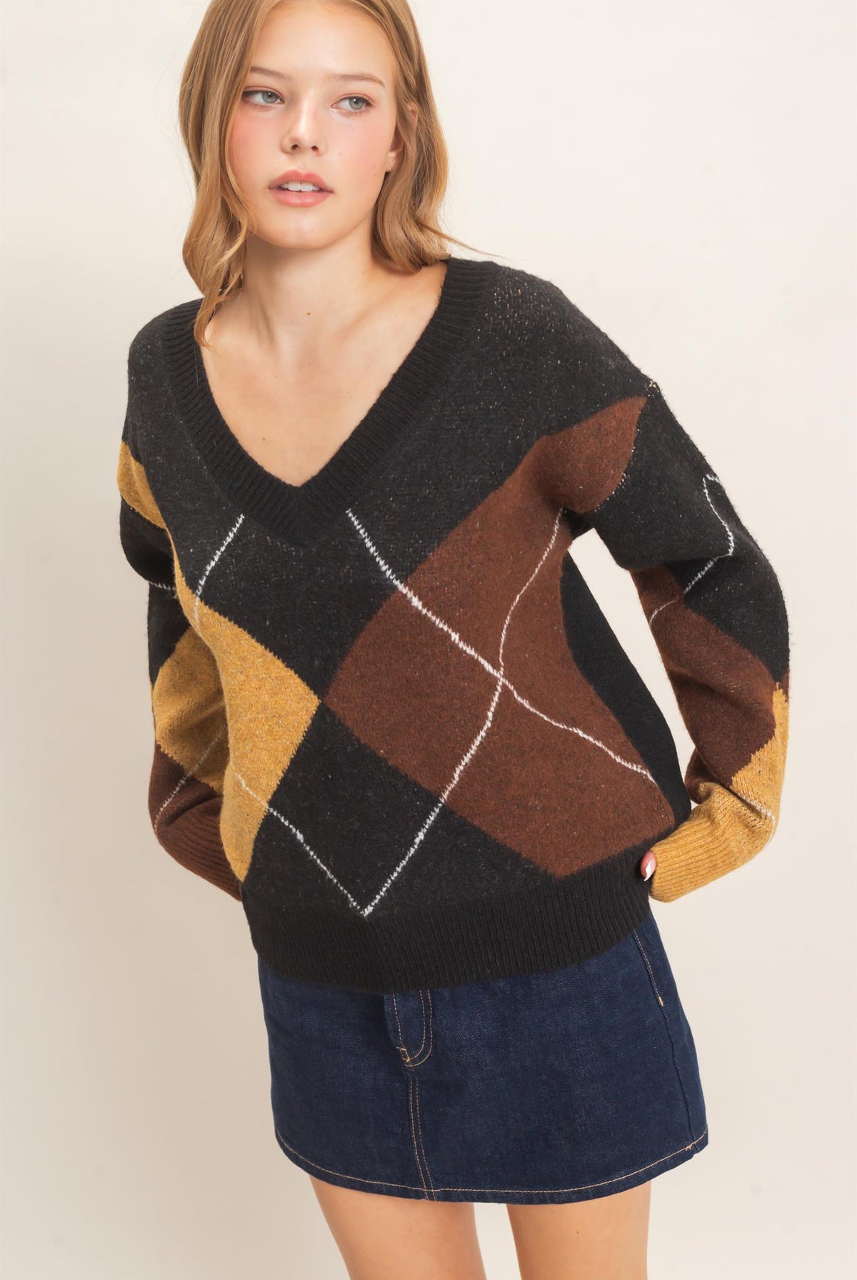 Wholesale Argyle Pattern V-Neck Sweater Sweaters HF26E475 BLACK HYFVE