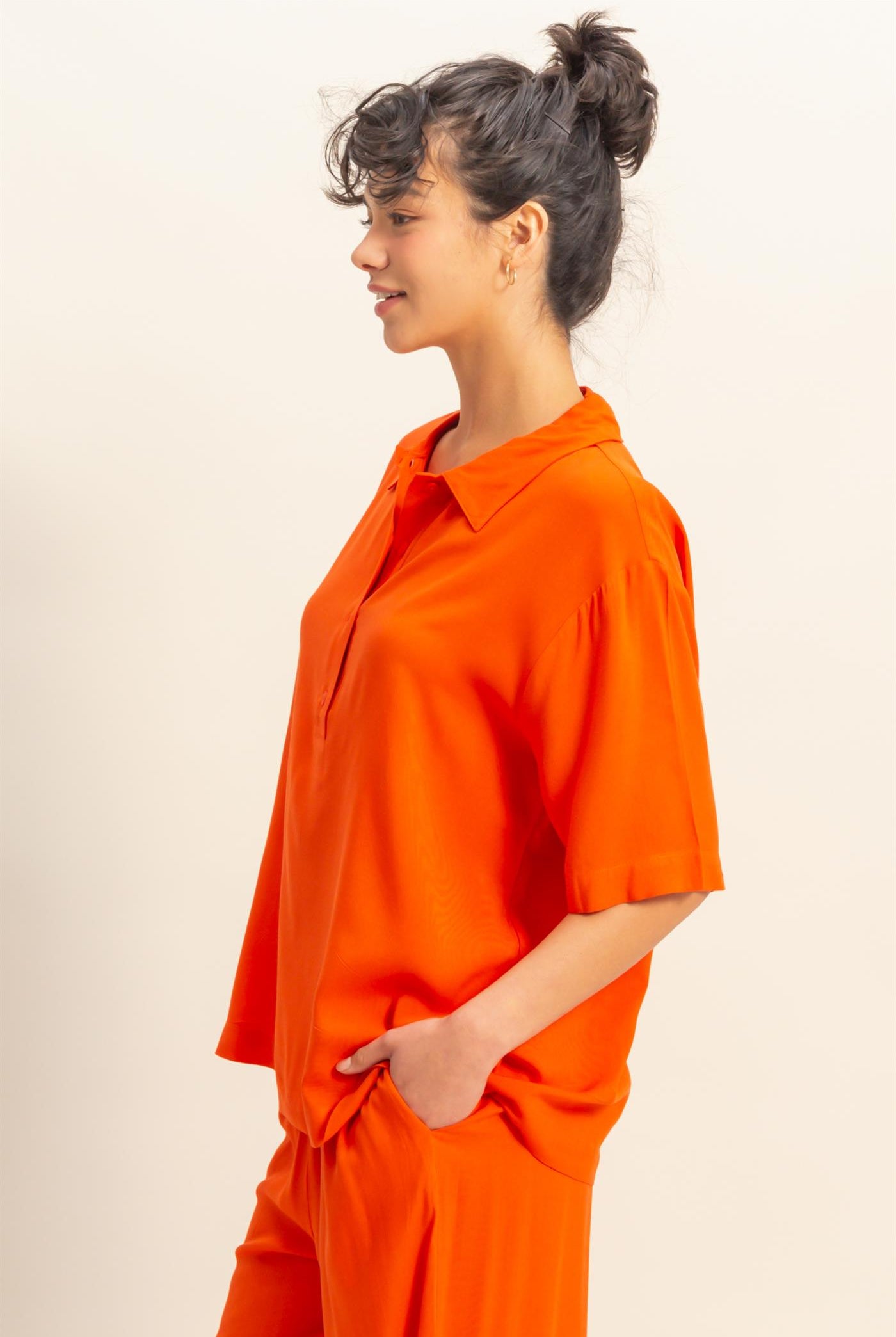 Wholesale Woven Half Button-Up Relaxed Top Clothing Tops DZ25C814 TOMATO DOUBLE ZERO