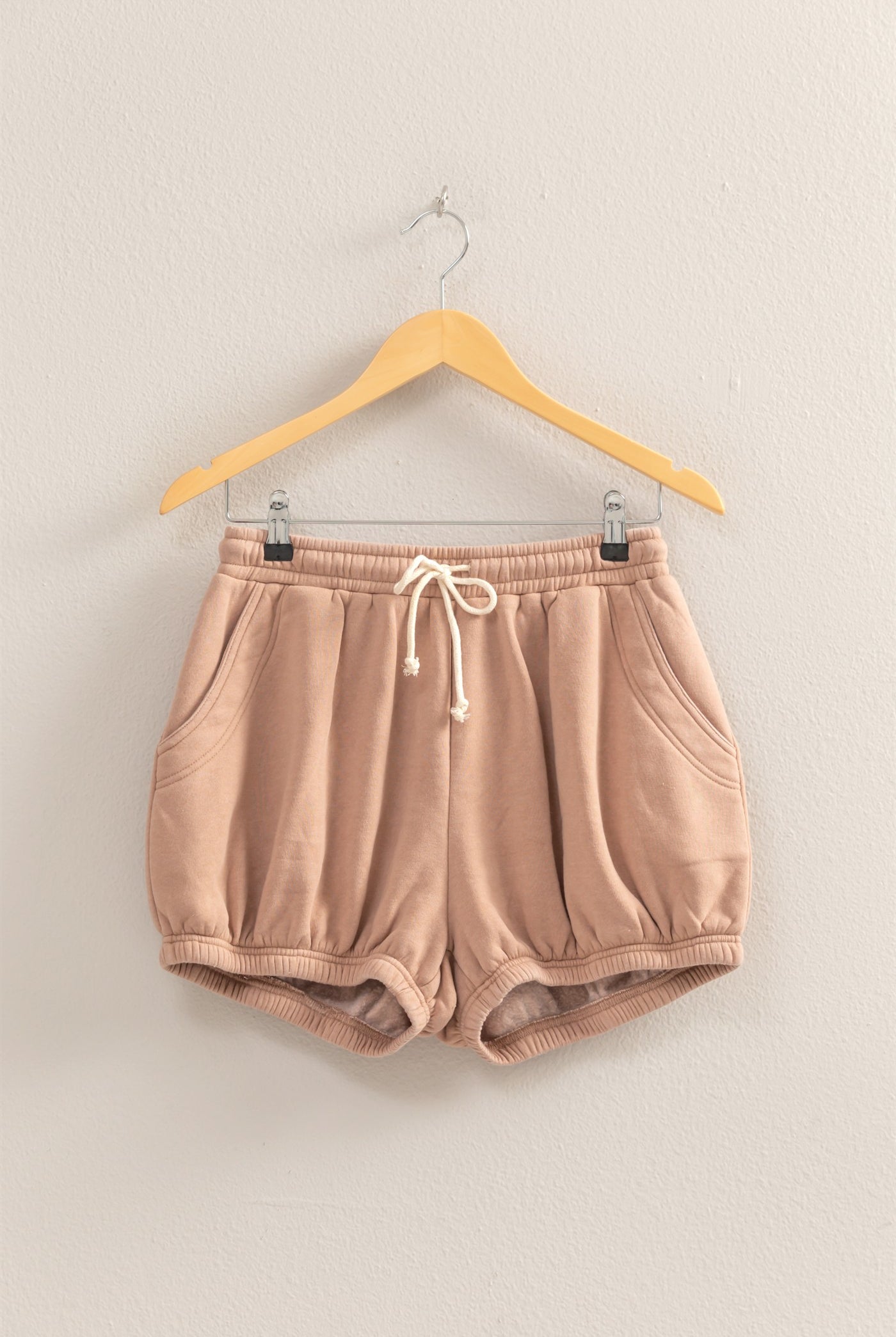 Wholesale Drawstring Waist Bubbled Hem Shorts Shorts DZ25A702 DARK TAUPE DOUBLE ZERO