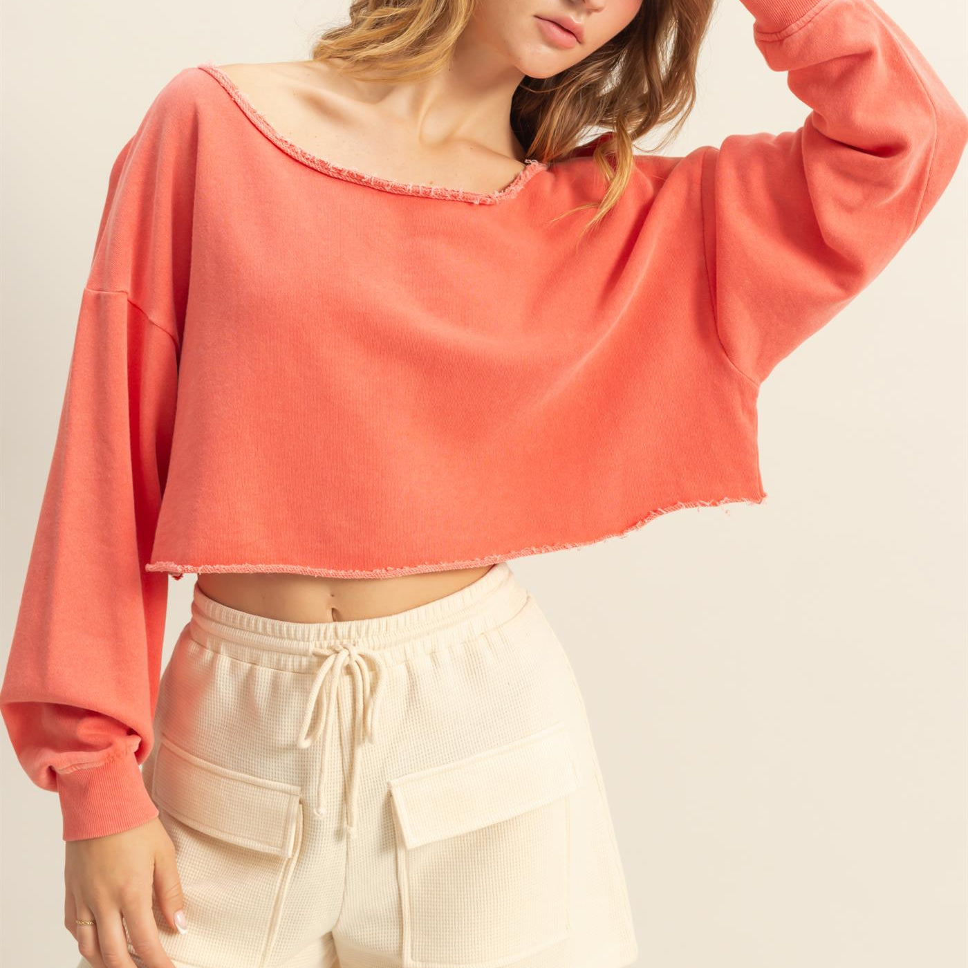 Wholesale Frayed Detail Long Sleeve Crop Top Sweatshirts DZ25A776 CORAL DOUBLE ZERO