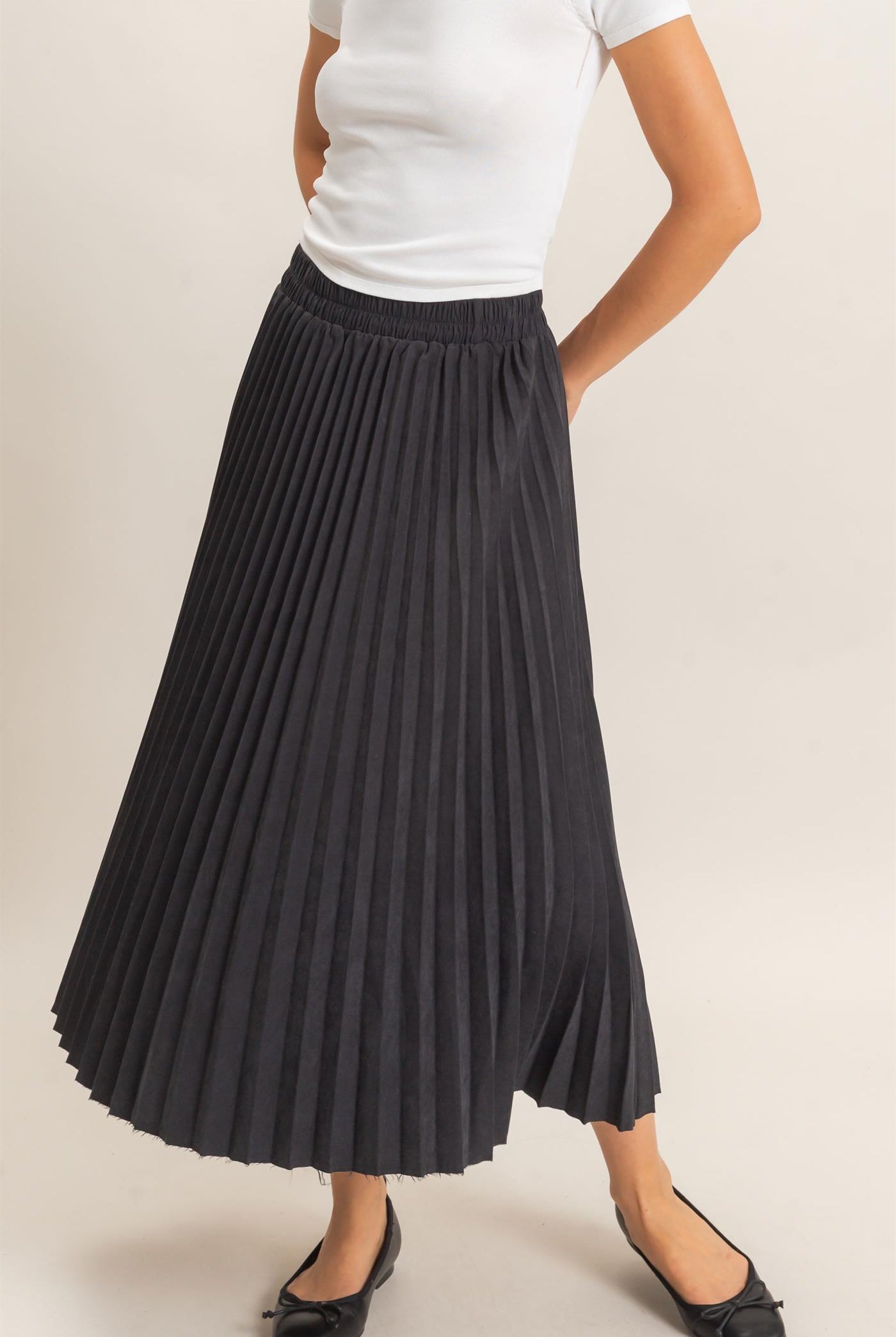 Wholesale Suede Accordion Pleated Skirt Skirts HF26F084-D BLACK HYFVE