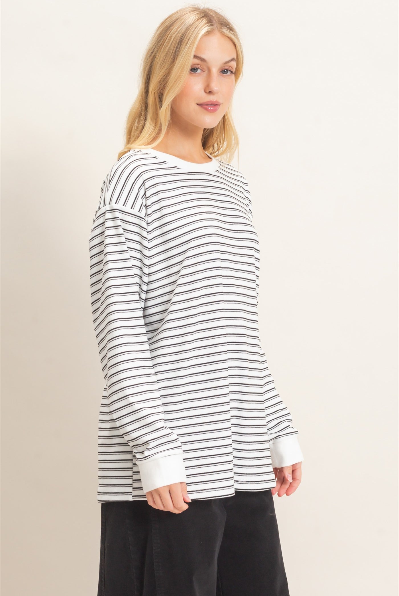 Wholesale Striped Long Sleeve Crew Neck Top Clothing Tops HF26C676 WHITE HYFVE