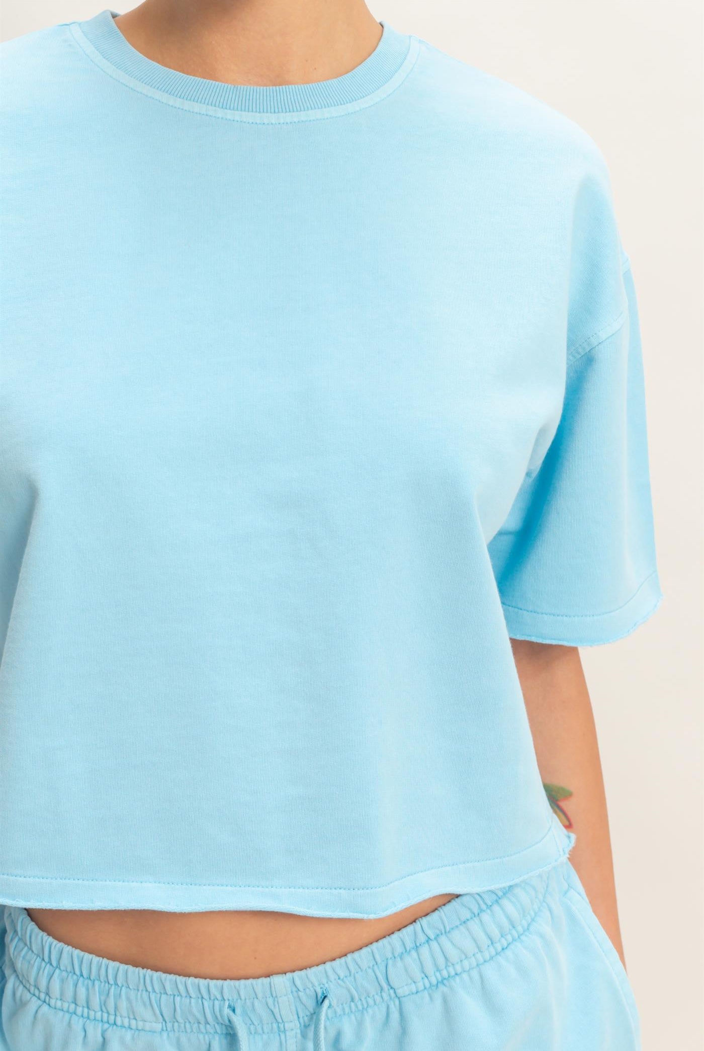 Wholesale Short Sleeve Crew Neck Top And Shorts Set Clothing DZ26C668-SET BLUE DOUBLE ZERO