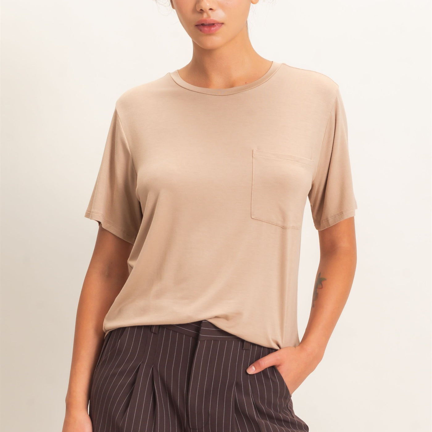 Wholesale Crew Neck Pocket Tee Clothing Tops DZ26E254 DARK TAUPE DOUBLE ZERO