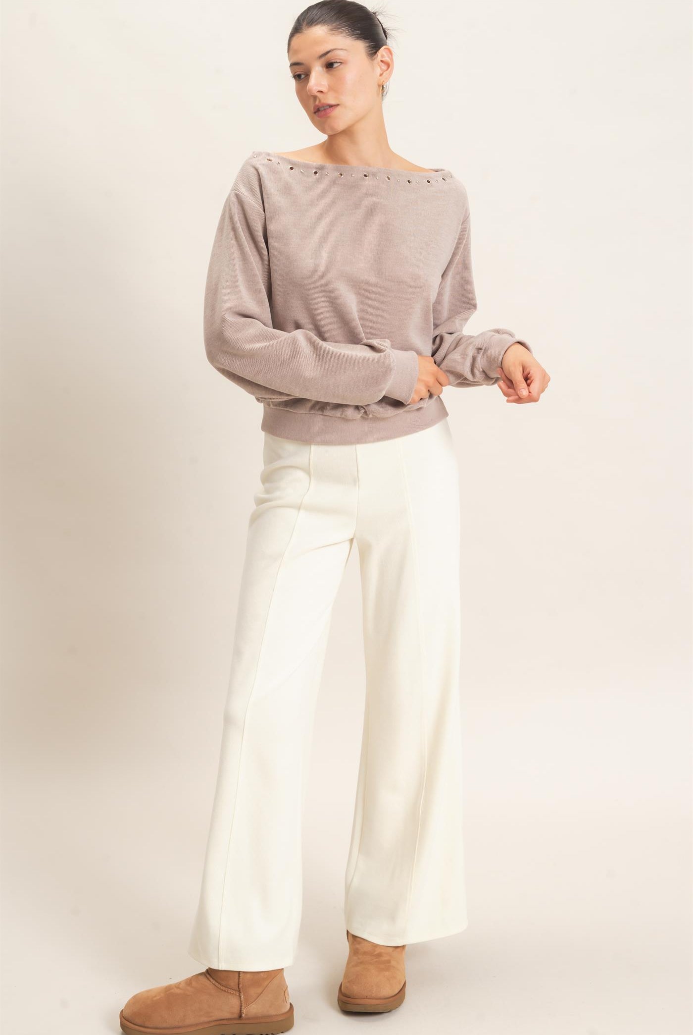 Wholesale Studded Crew Neck Sweatshirt Sweatshirts HF26E545 BEIGE HYFVE