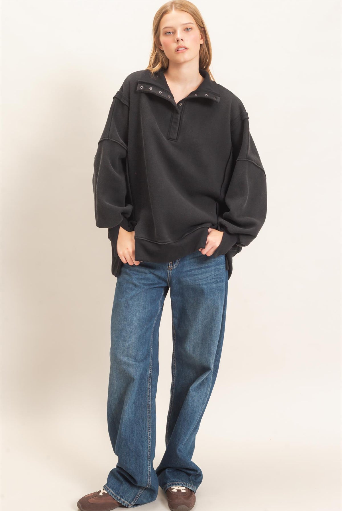 Wholesale Mineral Wash Snap Collar Pullover Clothing Tops HF26F086-D BLACK HYFVE