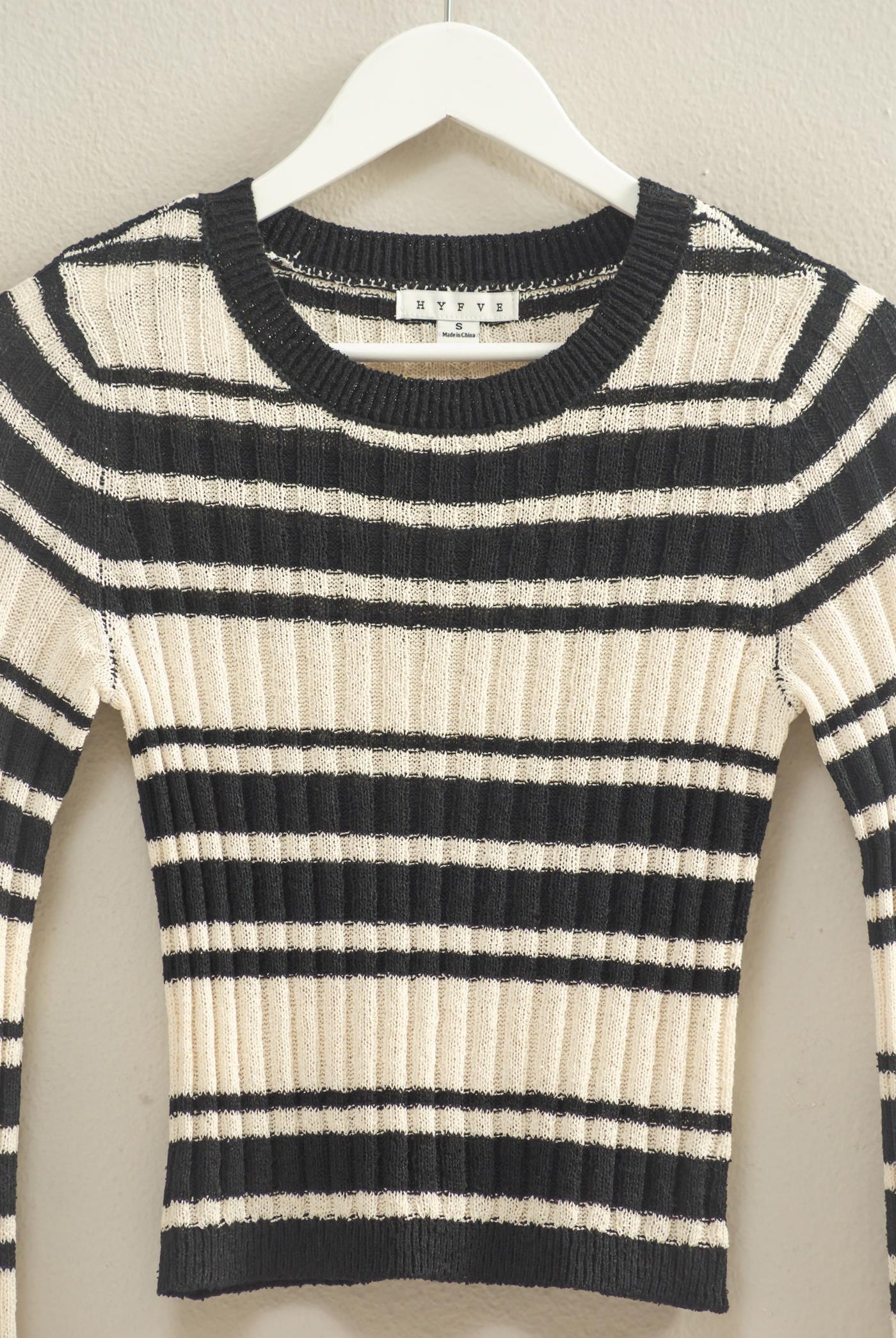 Wholesale Horizontal Striped Crew Neck Sweater Clothing Tops HF25E811 BLACK HYFVE