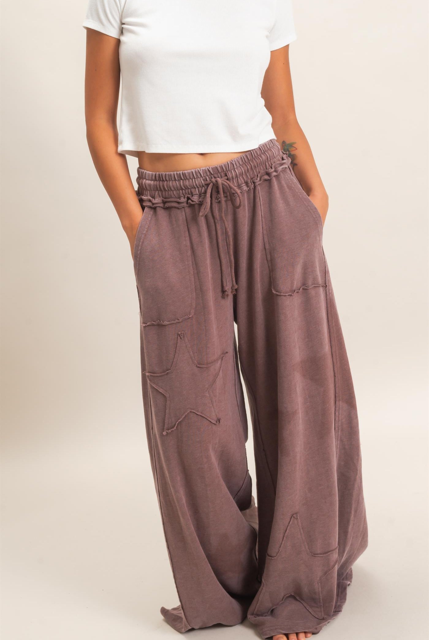 Wholesale Mineral Wash Star Patch And Print Wide Leg Pants Pants DZ26F060 DARK BROWN DOUBLE ZERO