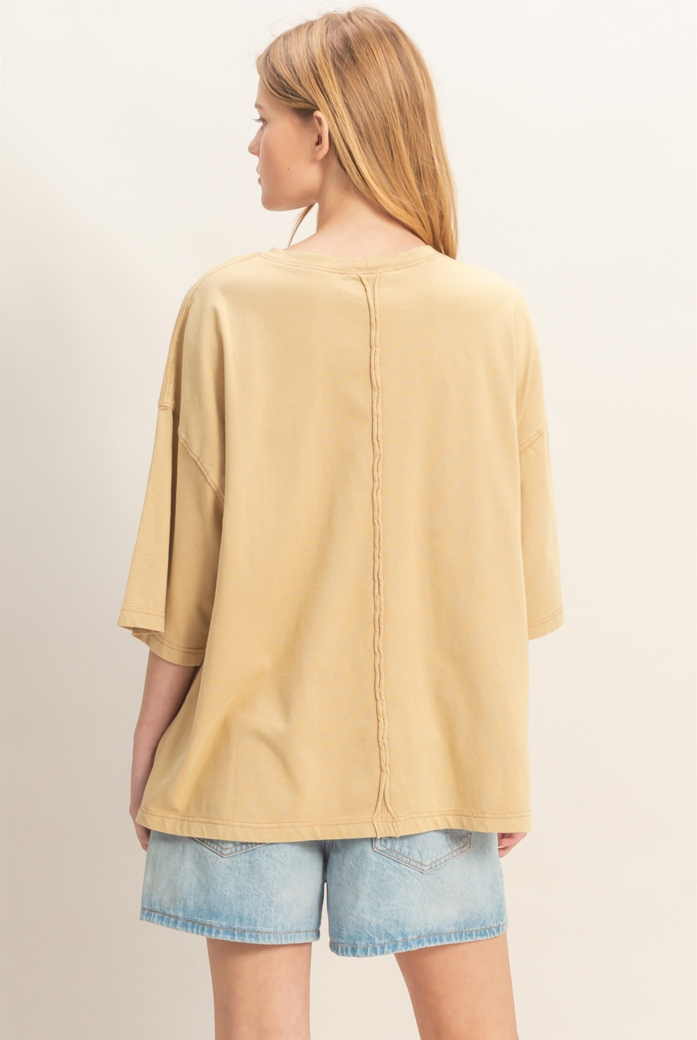 Wholesale Washed Oversized Crew Neck Top Shirts HF26A725 L.BROWN HYFVE