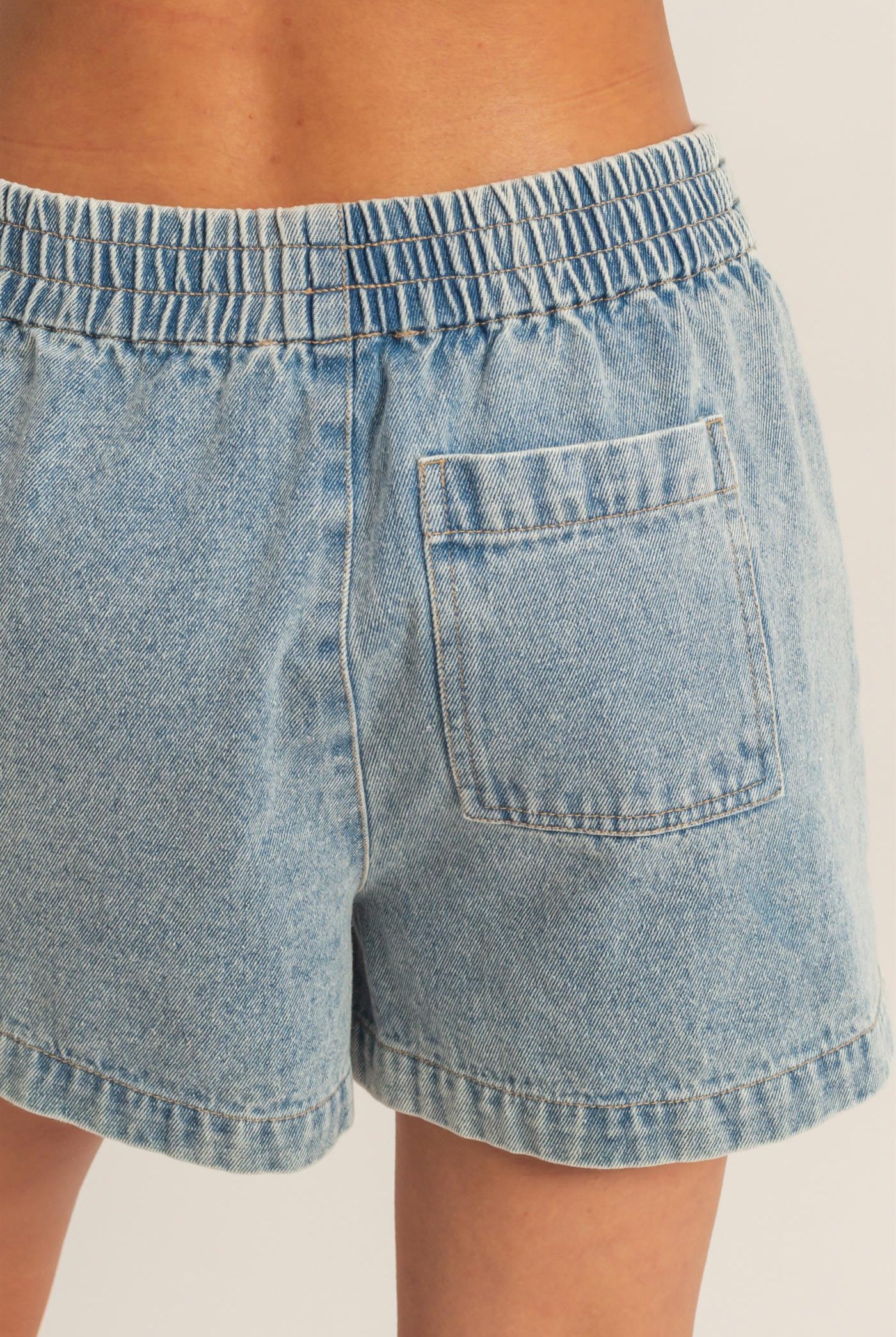 Wholesale Elastic Waist Mineral Wash Denim Shorts Shorts DZ26C195 LIGHT BLUE DOUBLE ZERO