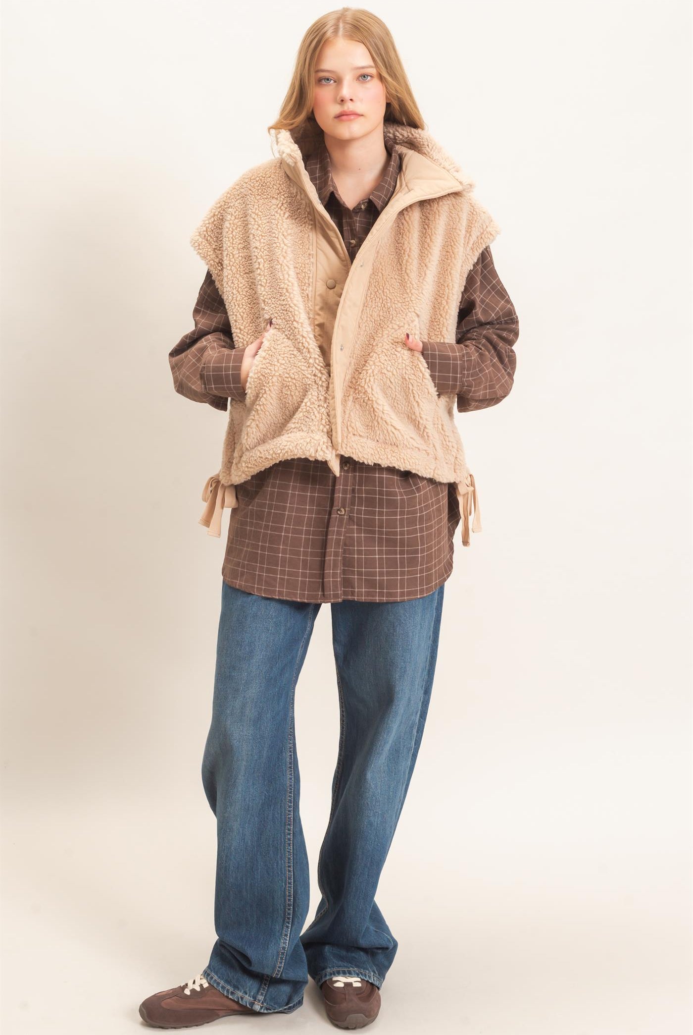 Wholesale Sherpa Vest With Snap Closure Outerwear HF26F131-D BEIGE HYFVE