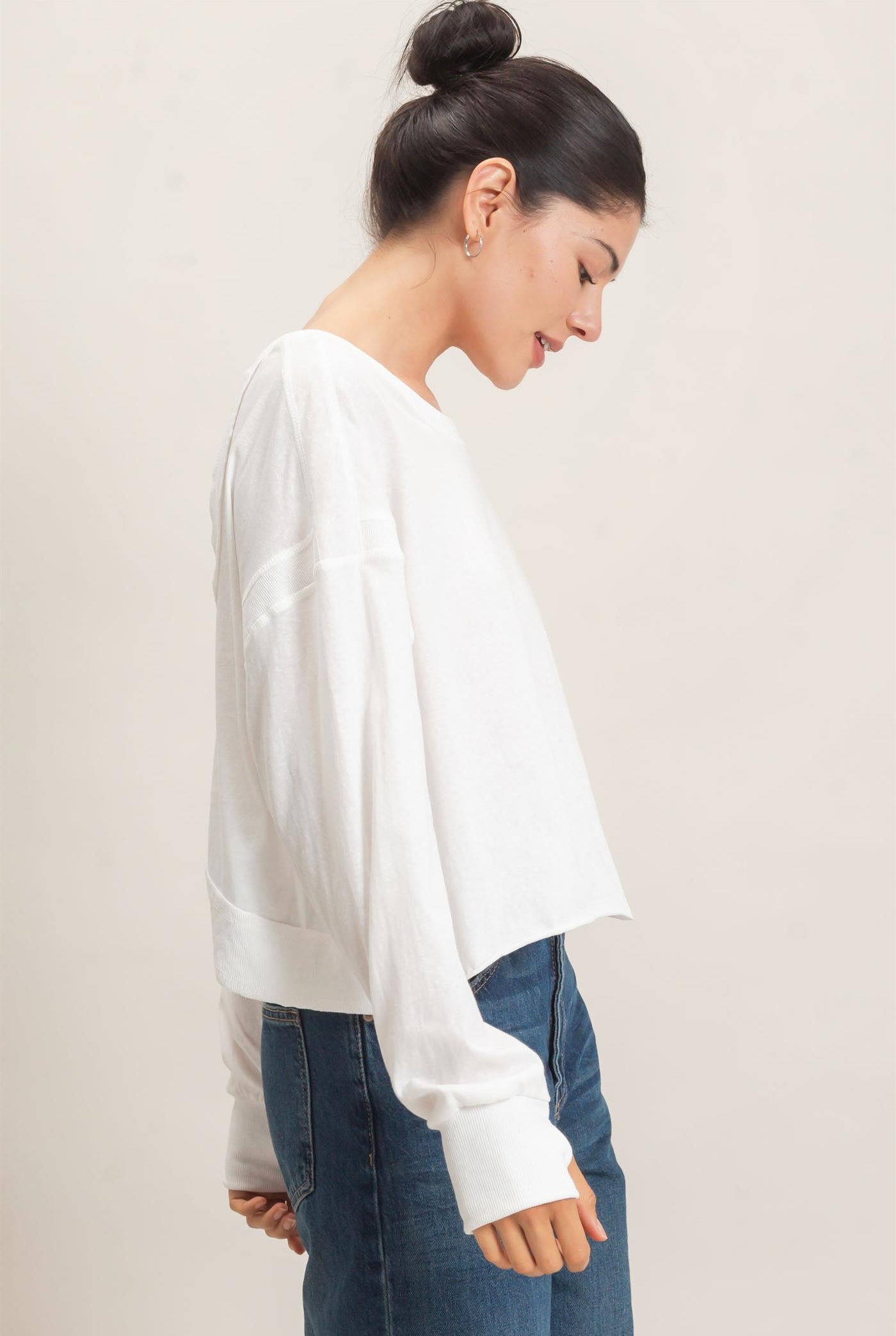 Wholesale Crew Neck Top Clothing Tops HF26C808 WHITE HYFVE