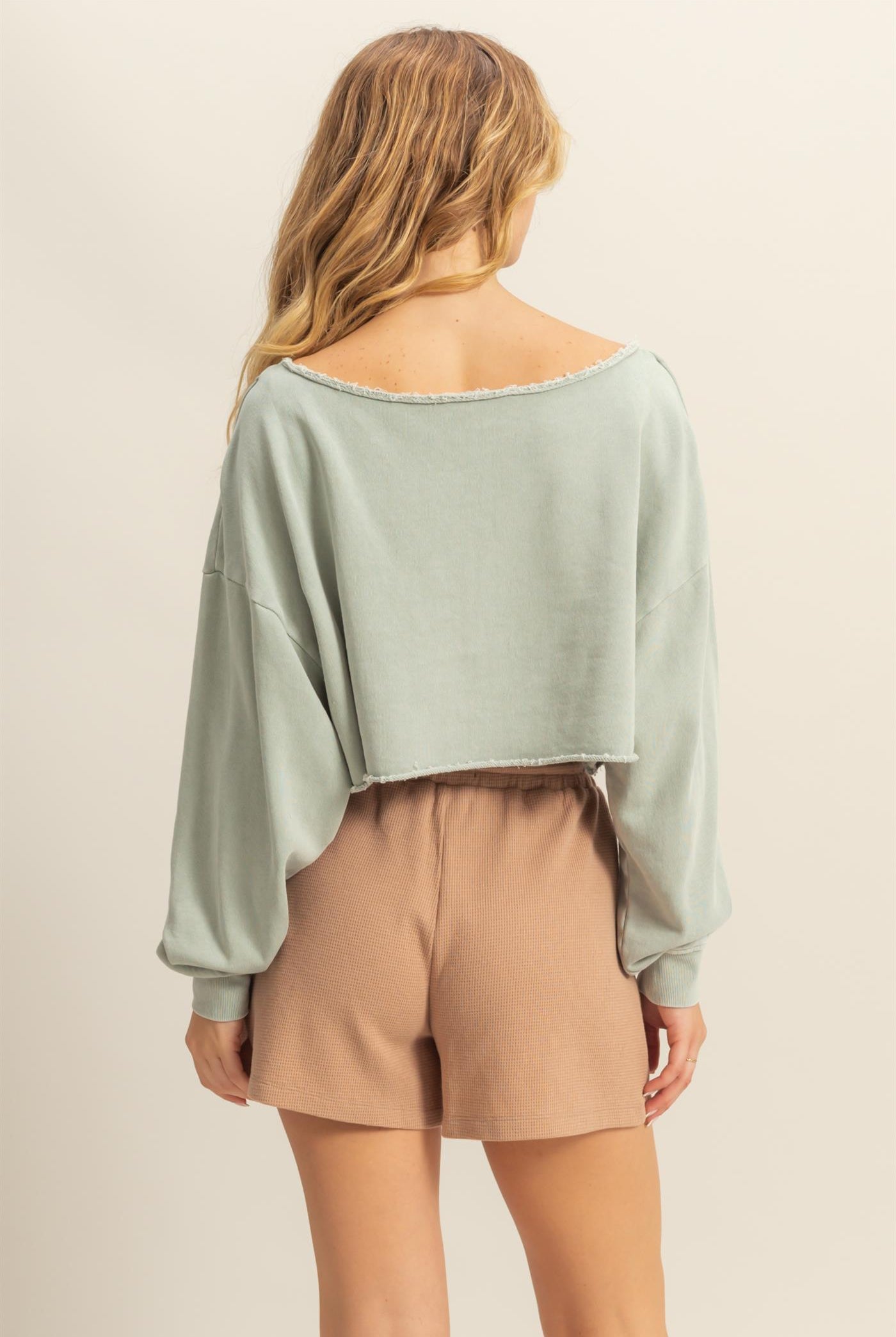 Wholesale Frayed Detail Long Sleeve Crop Top Sweatshirts DZ25A776 SAGE GREEN DOUBLE ZERO