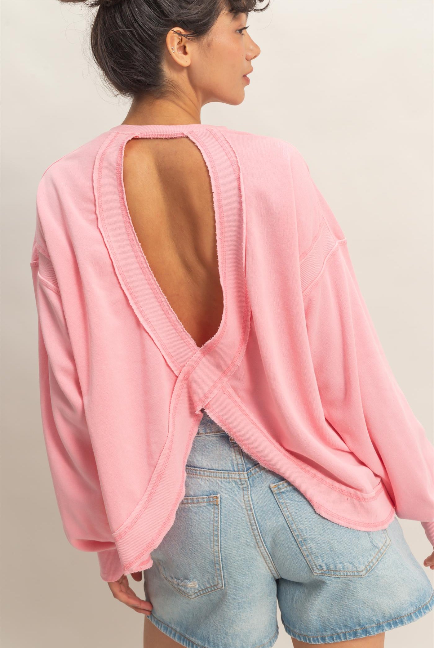 Wholesale Oversized Cross Detail Open Back Sweatshirt Clothing Tops DZ26E050 TAFFY PINK DOUBLE ZERO