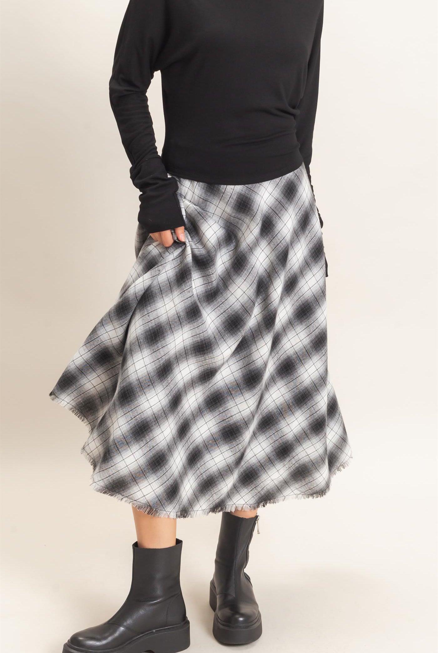 Wholesale A-Line Plaid Frayed Hem Skirt Skirts HF26E972 BLACK HYFVE
