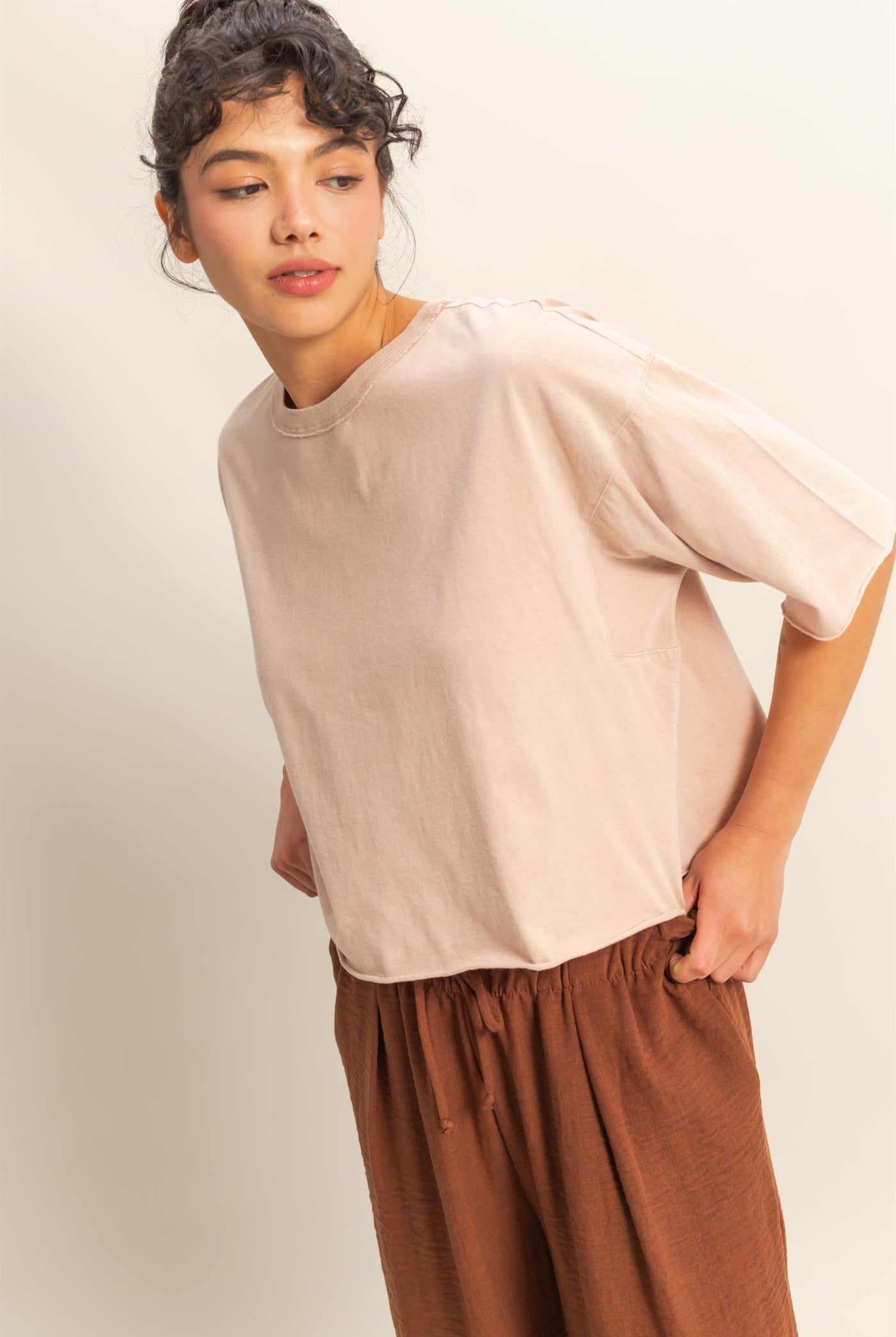 Wholesale Drop Shoulder Crew Neck Wide Fit Tee Clothing Tops DZ25A757 TAUPE DOUBLE ZERO