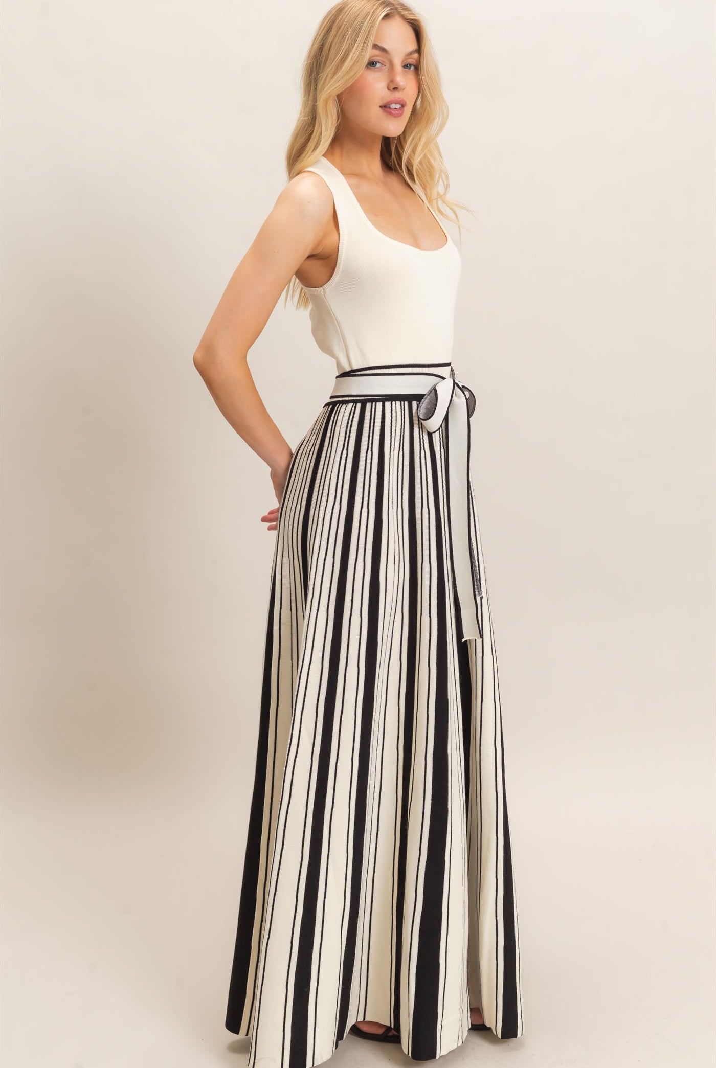 Wholesale Sleeveless Scoop Neck Dress Dresses HF26C571 CREAM HYFVE