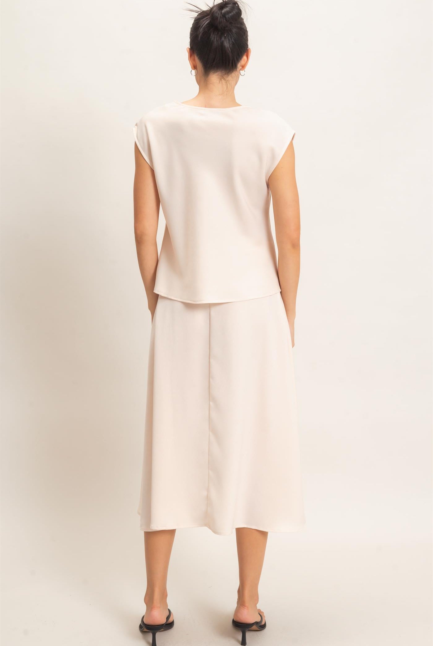 Wholesale Satin Cowl Neck Top And Skirt Set Clothing HF26C690-SET ALPACA HYFVE
