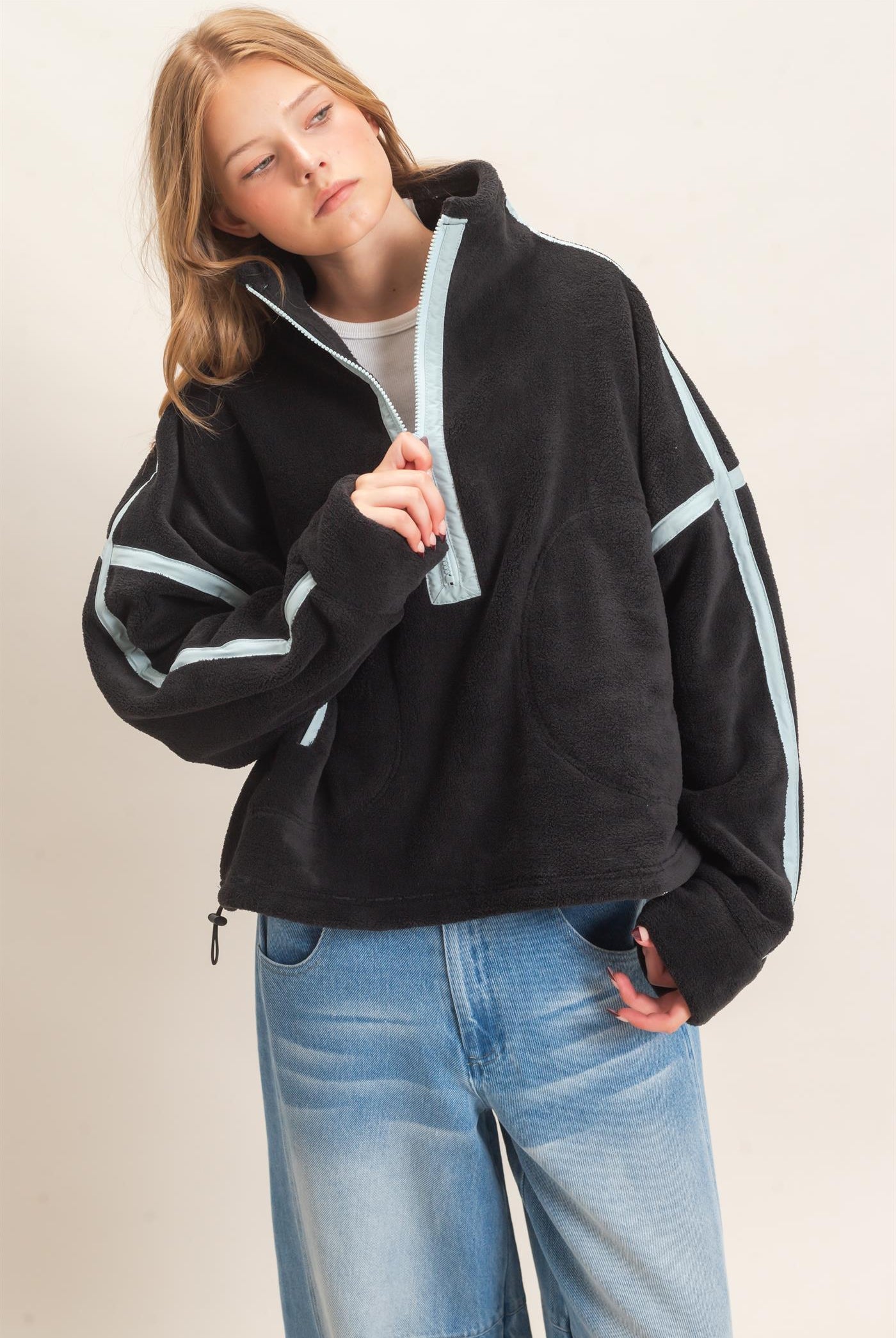 Wholesale Contrast Trim Half-Zip Fleece Pullover Outerwear HF26F206-D BLACK HYFVE