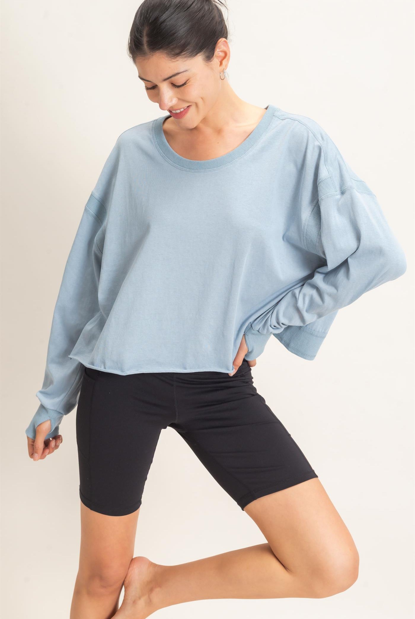 Wholesale Crew Neck Top Clothing Tops HF26C808 LIGHT BLUE HYFVE