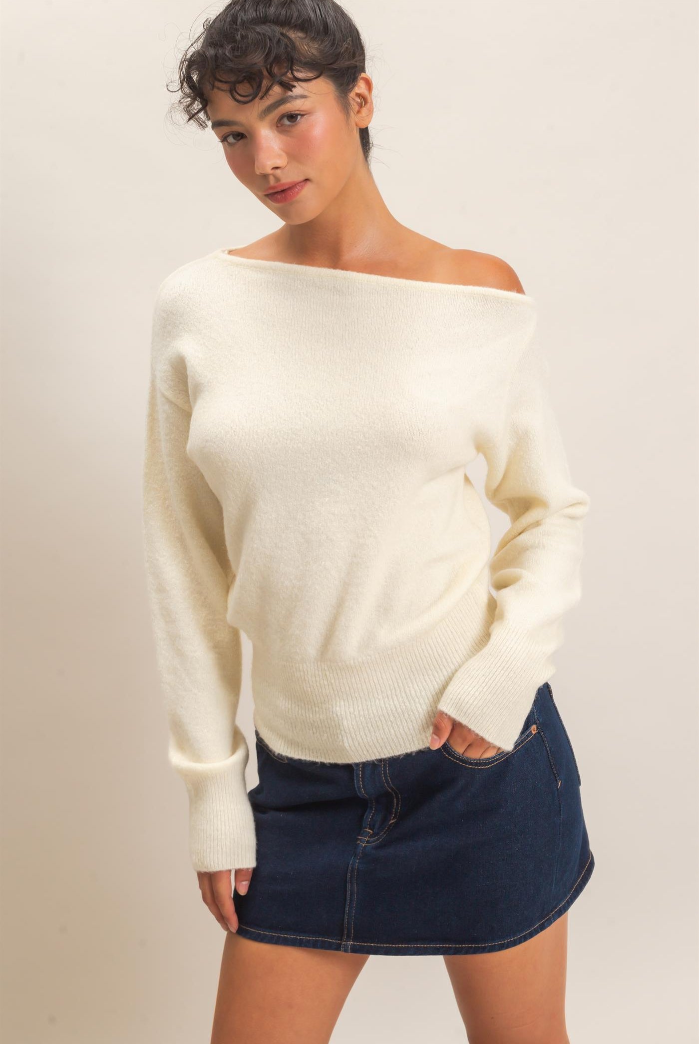 Wholesale Off The Shoulder Sweater Top Sweaters DZ26F290 CREAM DOUBLE ZERO