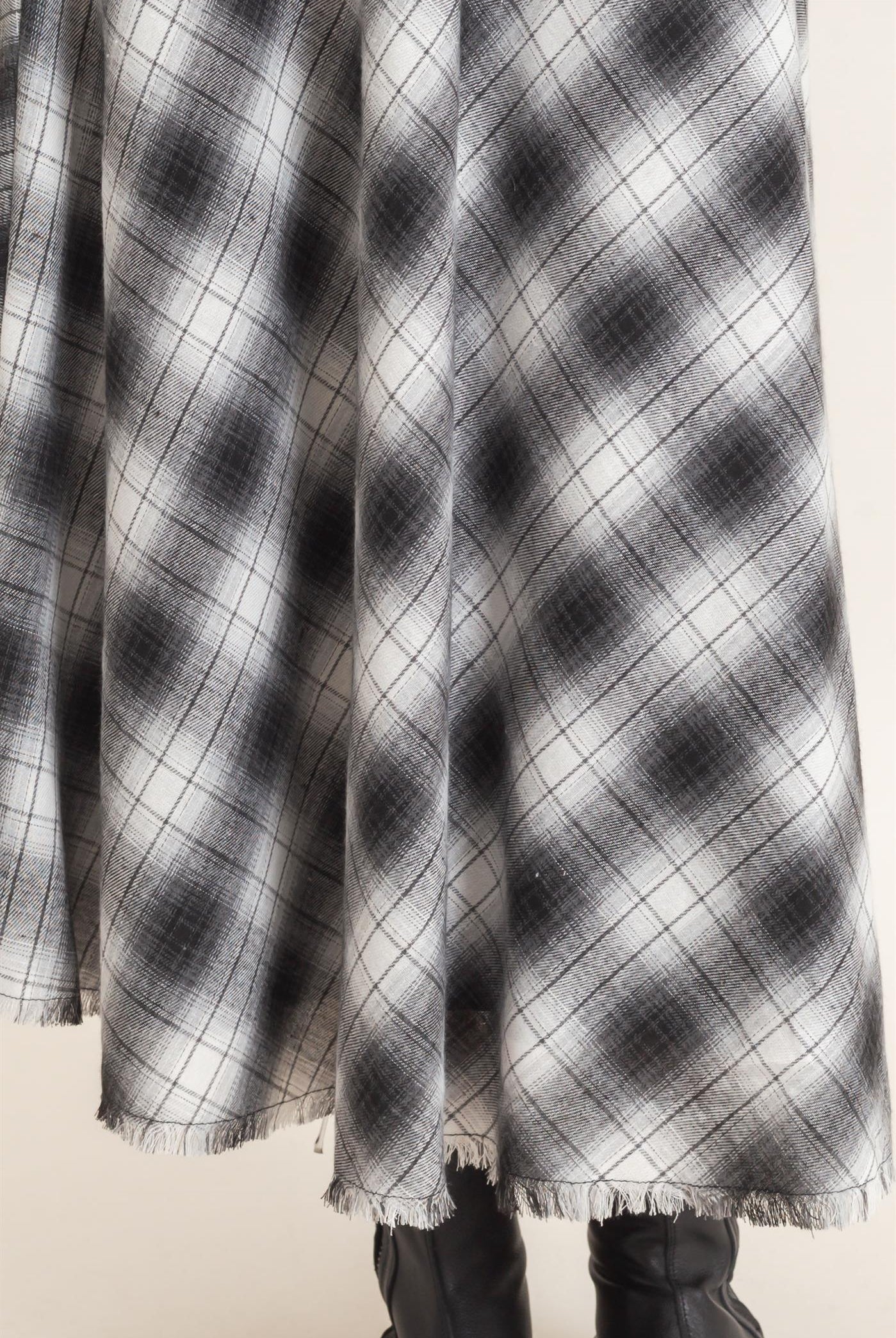 Wholesale A-Line Plaid Frayed Hem Skirt Skirts HF26E972 BLACK HYFVE