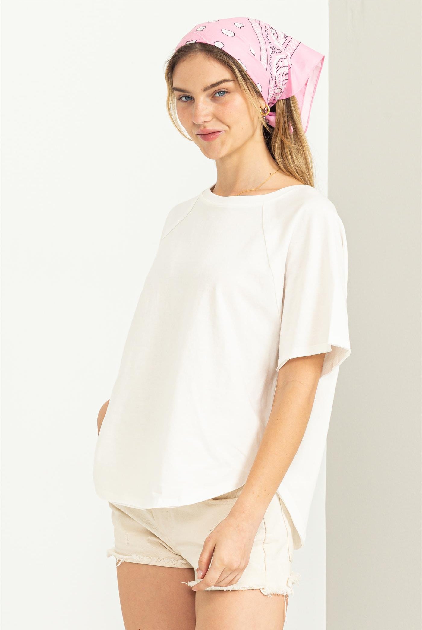 Wholesale Round Neck Curved Hem Short Sleeve T Shirt Clothing Tops DZ23C325 OFF WHITE HYFVE