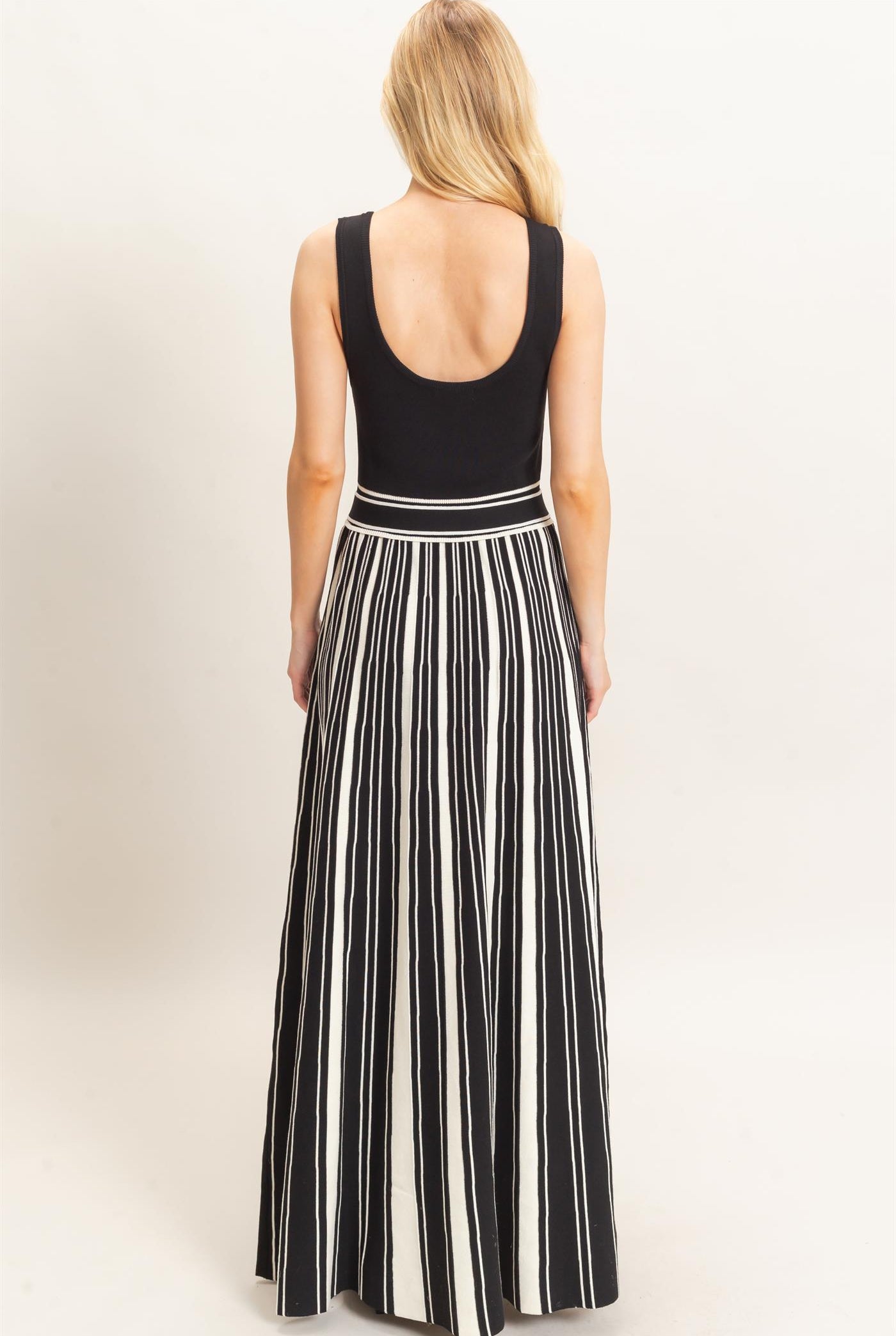 Wholesale Sleeveless Scoop Neck Dress Dresses HF26C571 BLACK HYFVE