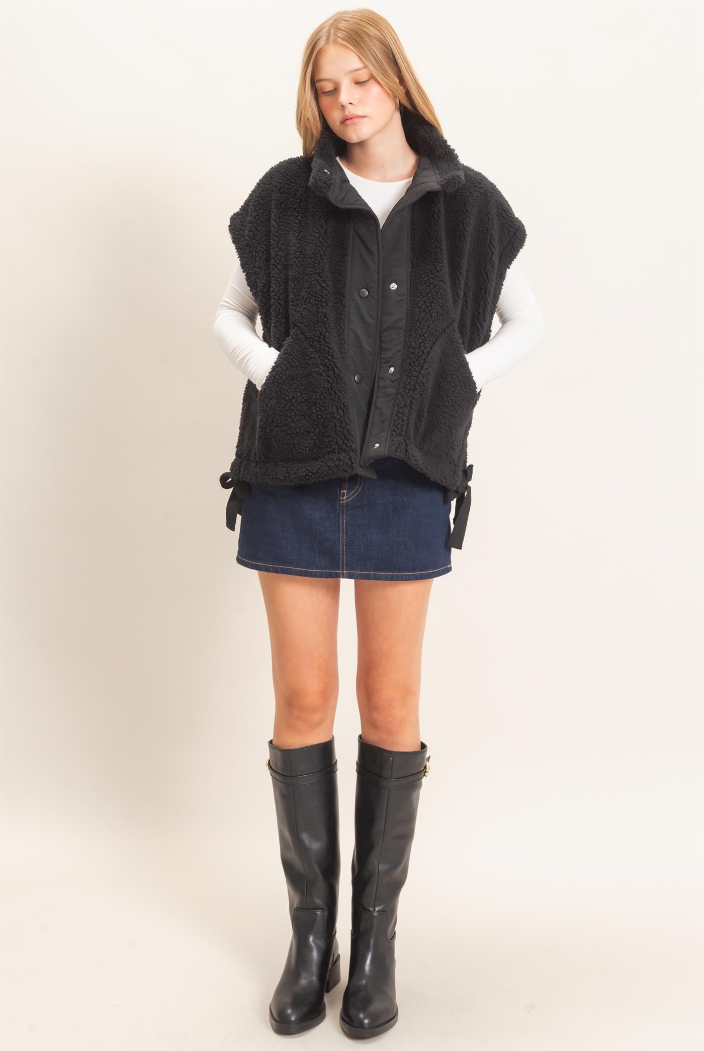 Wholesale Sherpa Vest With Snap Closure Outerwear HF26F131-D BLACK HYFVE