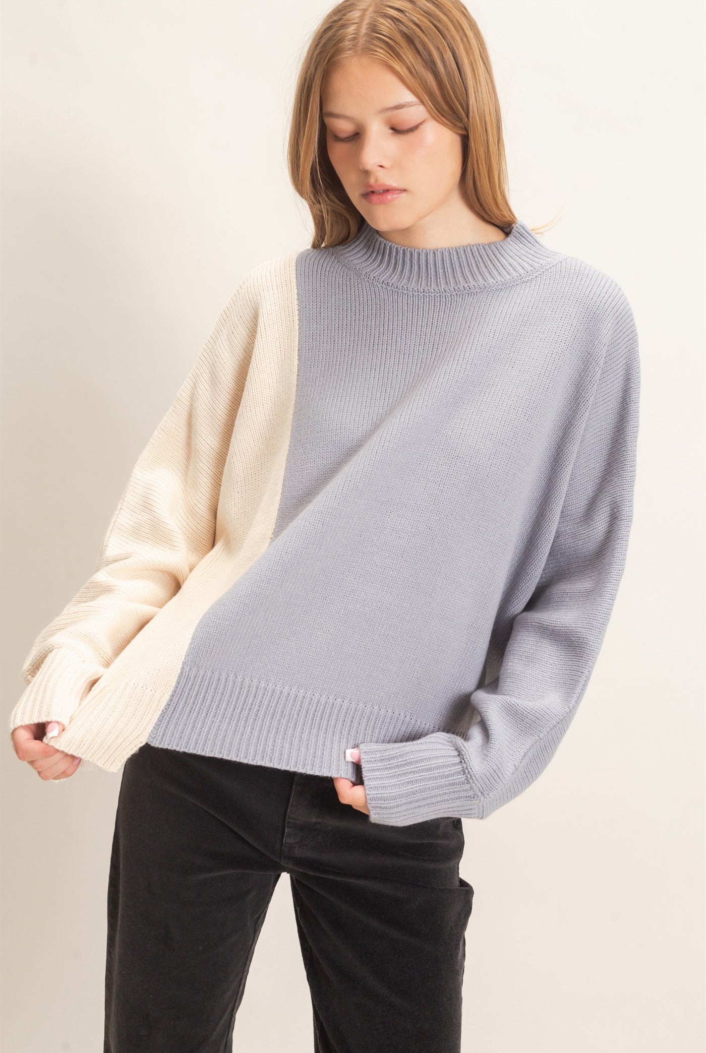 Wholesale Two-Tone Knit Sweater Sweaters HF26F184 GRAY HYFVE