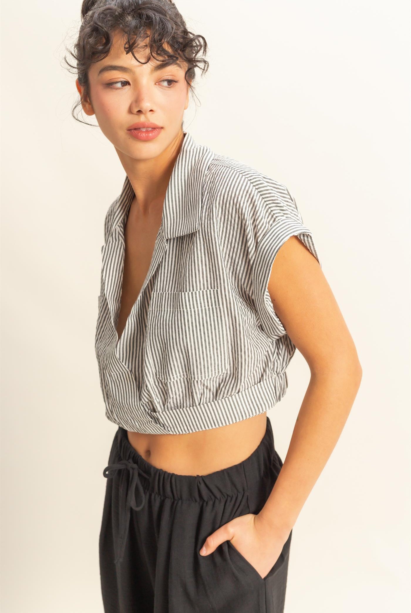 Wholesale Striped Short Sleeve Cropped Top Blouses DZ25C431 BLACK/WHITE DOUBLE ZERO
