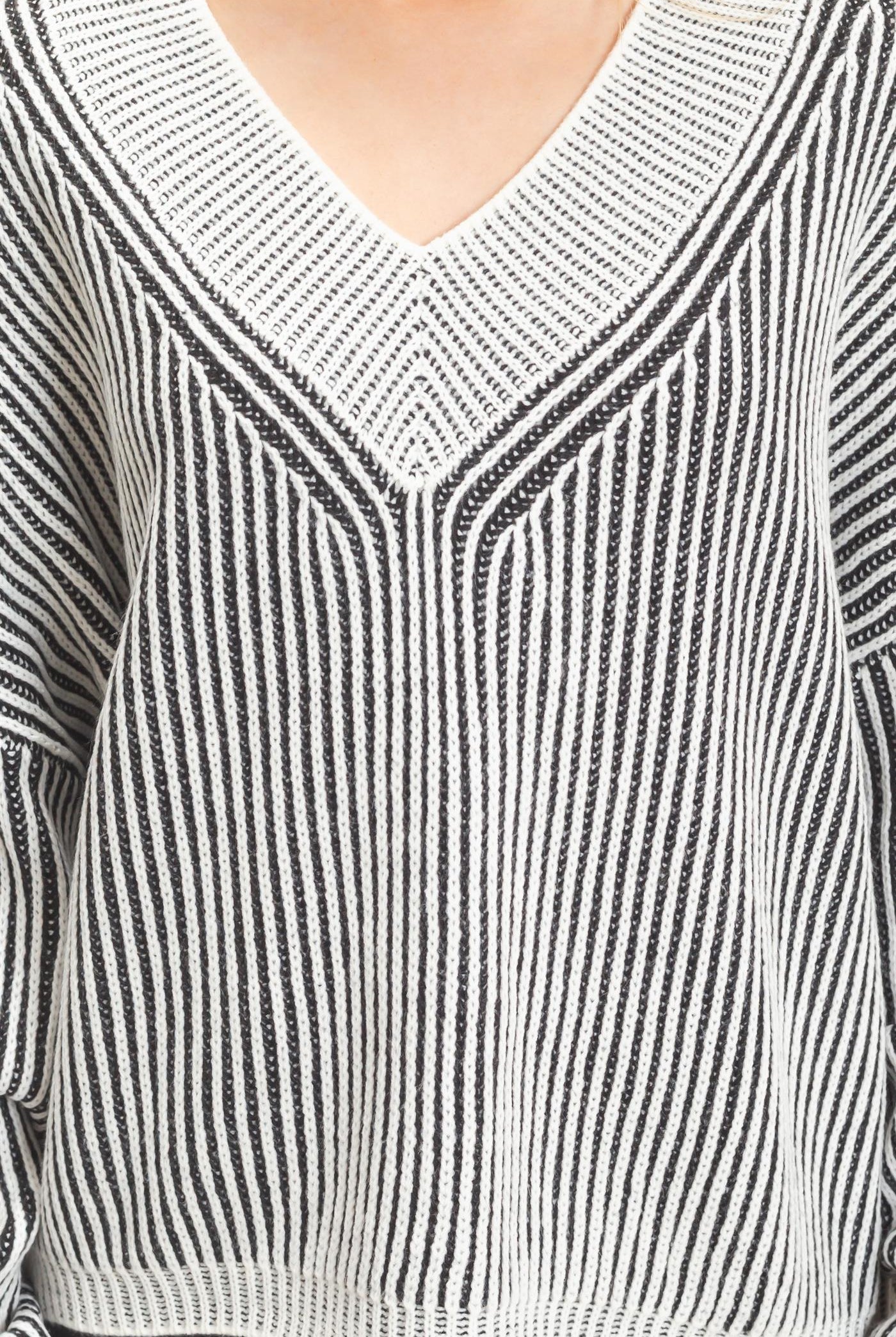Wholesale Striped V-Neck Ribbed Sweater Sweaters HF26F202 BLACK HYFVE