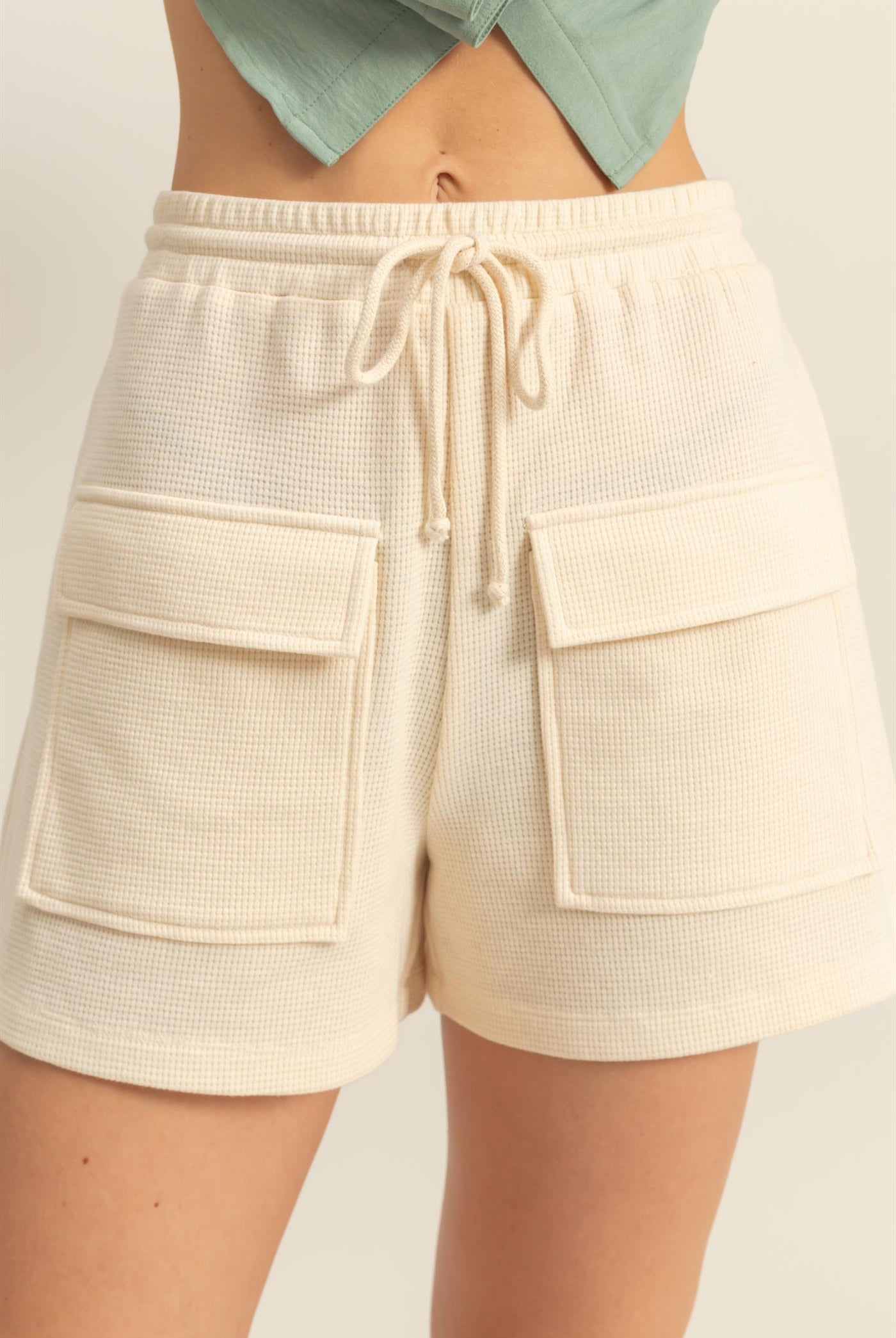 Wholesale Waffle Knit Front Pocket Shorts Shorts DZ25A793 ALPACA DOUBLE ZERO