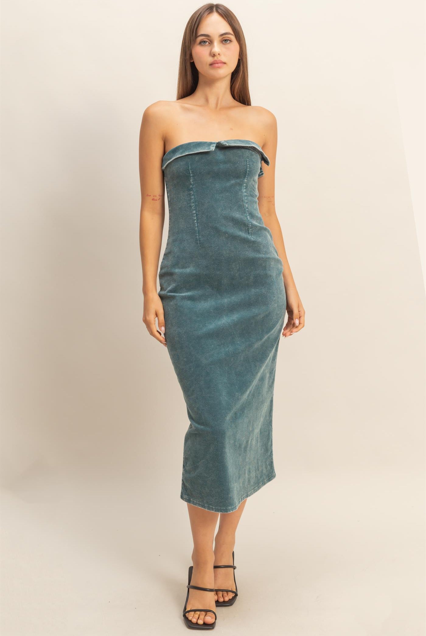 Wholesale Chic Mineral Washed Strapless Midi Dress Dresses HF25F379 GREEN HYFVE