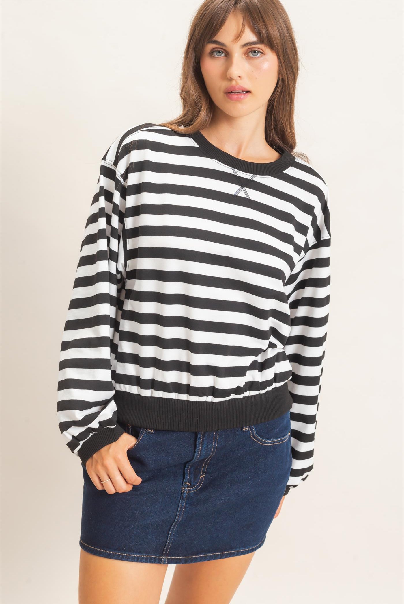 Wholesale Striped Crew Neck Sweatshirt Sweatshirts HF26E010 BLACK HYFVE