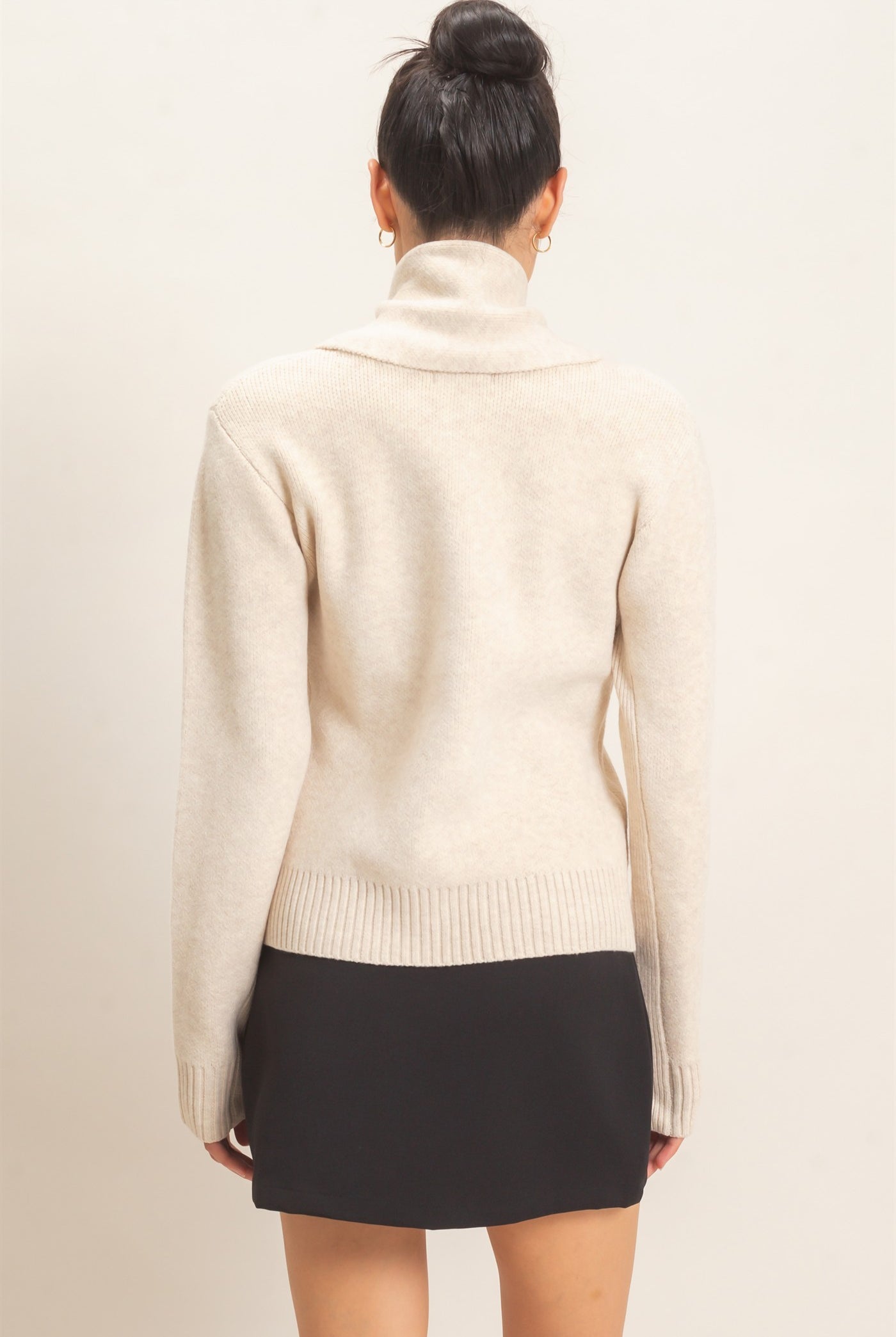 Wholesale Attached Scarf Button-Front Cardigan Cardigans HF26E870 OATMEAL HYFVE