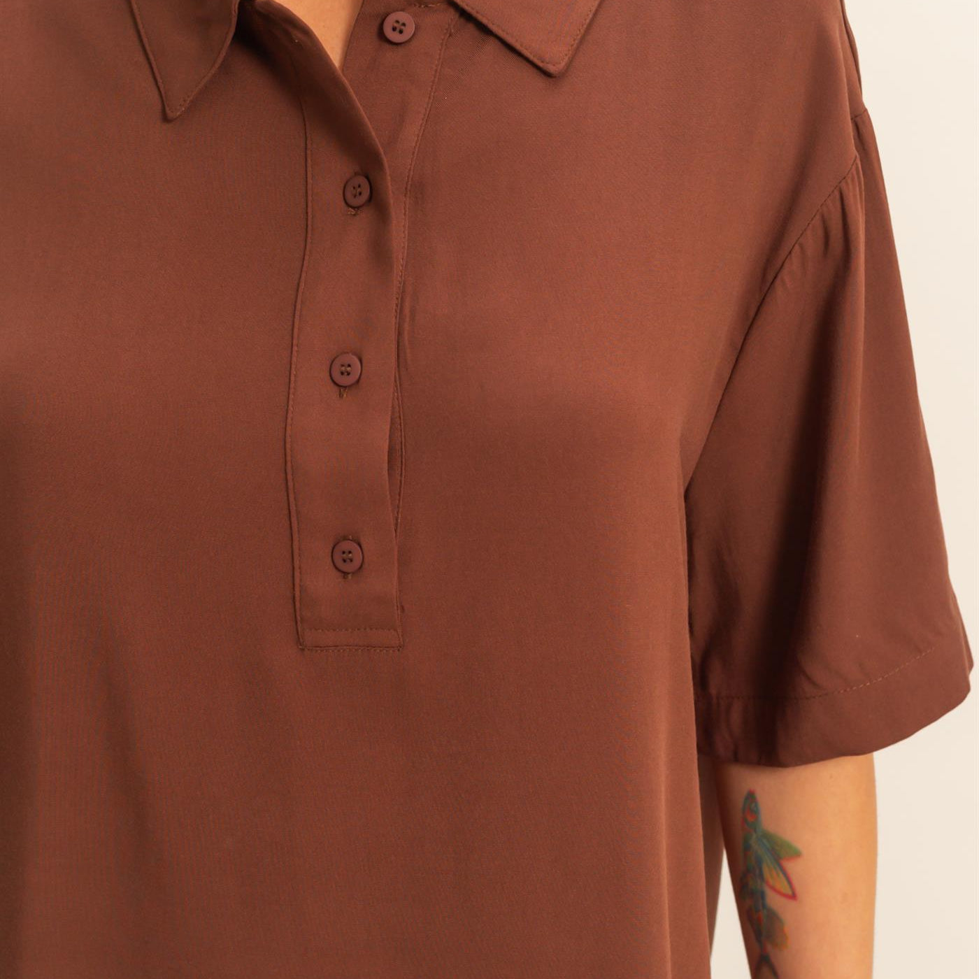 Wholesale Woven Half Button-Up Relaxed Top Clothing Tops DZ25C814 CHESTNUT DOUBLE ZERO