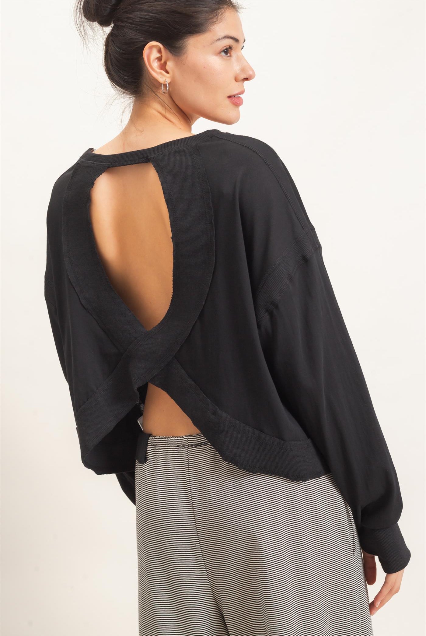 Wholesale Crew Neck Top Clothing Tops HF26C808 BLACK HYFVE