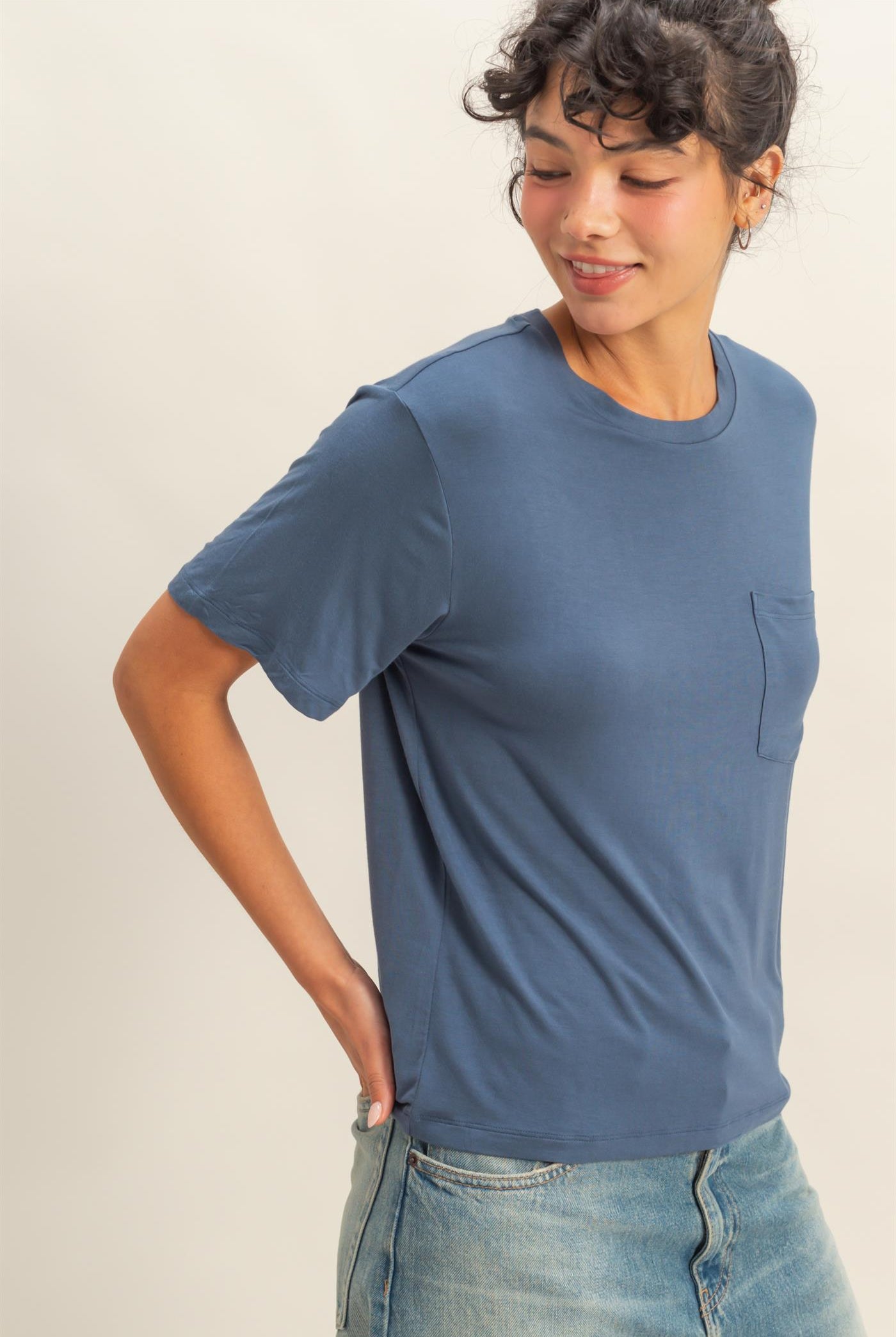 Wholesale Classic Crew Neck Short Sleeve Pocket Top T-Shirts DZ25C922 DUSTY NAVY DOUBLE ZERO