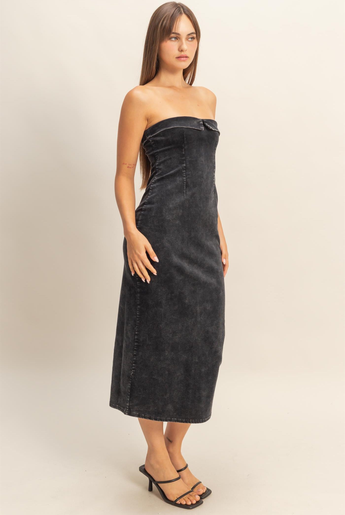 Wholesale Chic Mineral Washed Strapless Midi Dress Dresses HF25F379 BLACK HYFVE