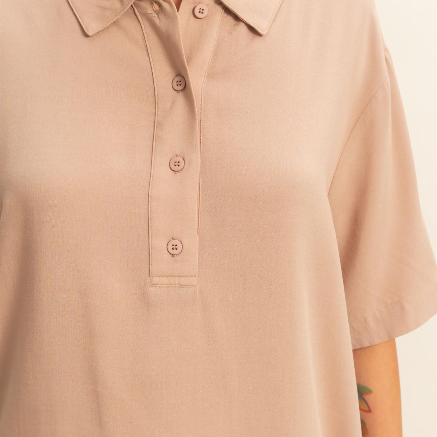 Wholesale Woven Half Button-Up Relaxed Top Clothing Tops DZ25C814 DARK TAUPE DOUBLE ZERO