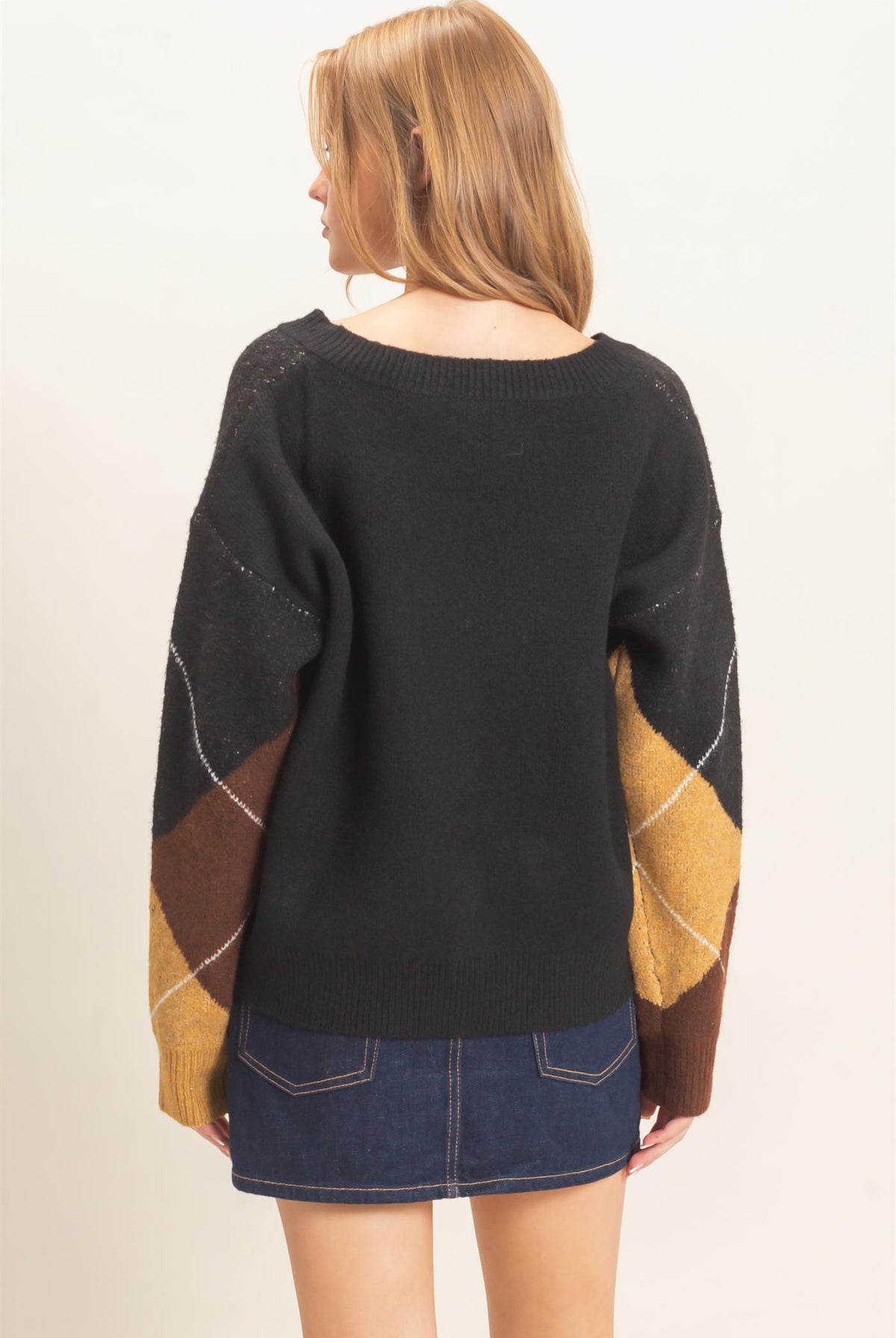Wholesale Argyle Pattern V-Neck Sweater Sweaters HF26E475 BLACK HYFVE