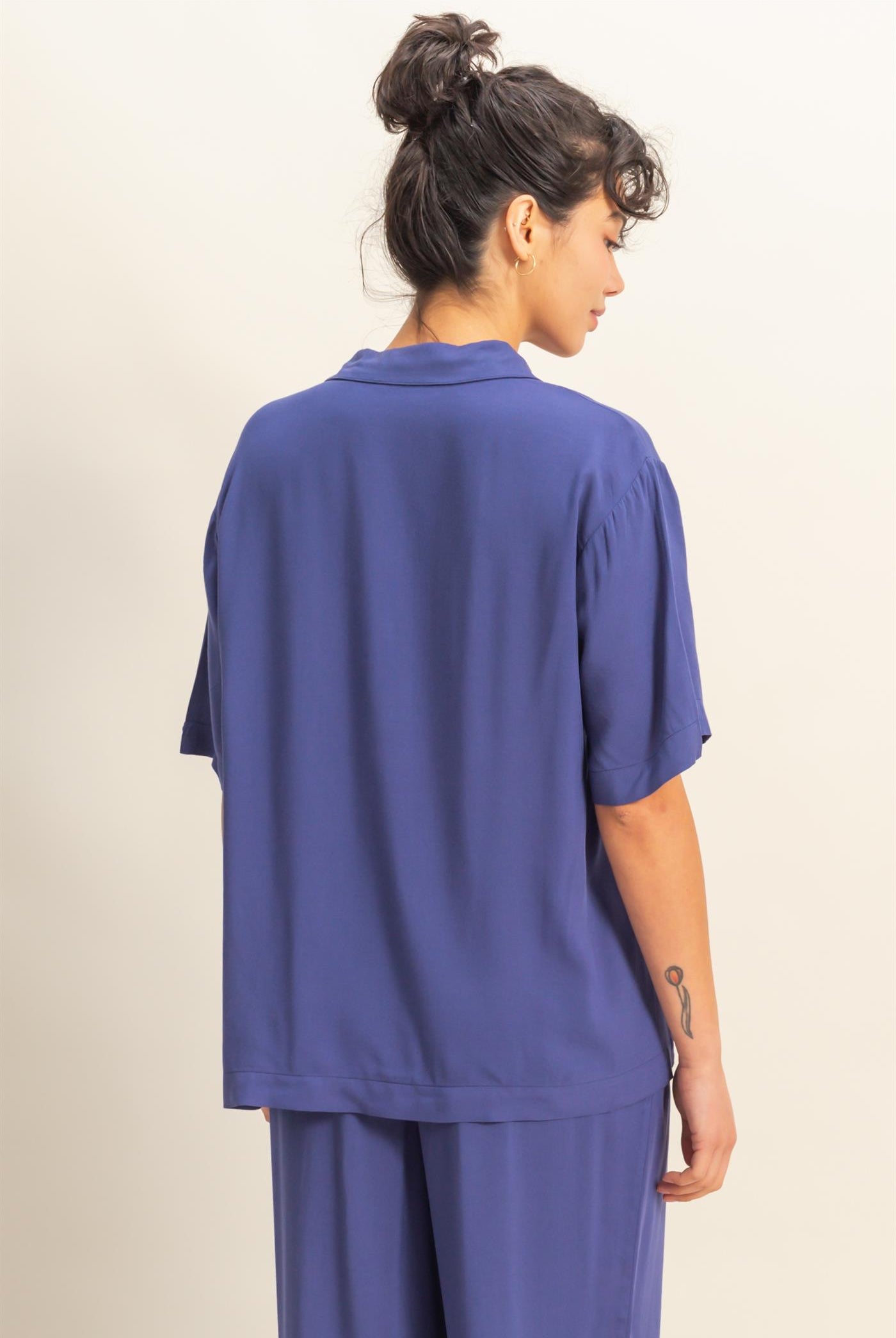 Wholesale Woven Half Button-Up Relaxed Top Clothing Tops DZ25C814 DUSTY INDIGO DOUBLE ZERO