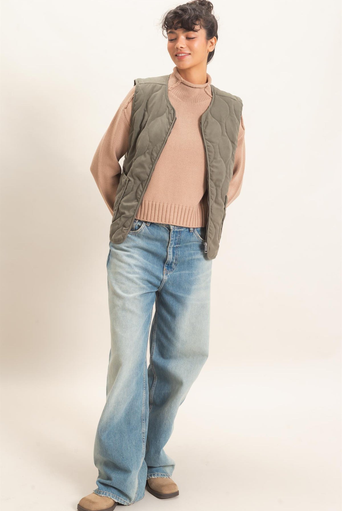 Wholesale Quilted Vest With Pockets Vests DZ26F336 OLIVE DOUBLE ZERO