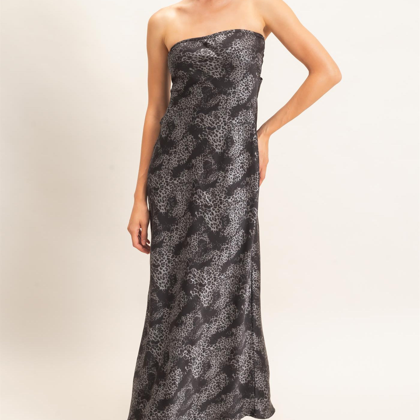Wholesale Satin Patterned Maxi Dress Dresses HF26F029 BLACK HYFVE