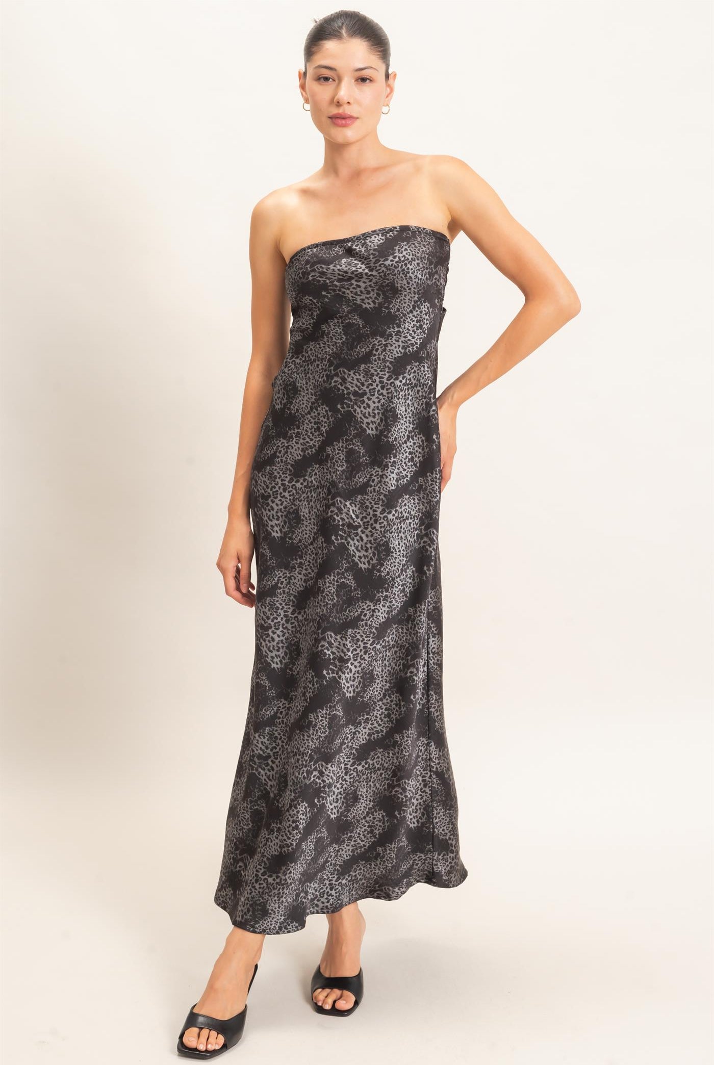Wholesale Satin Patterned Maxi Dress Dresses HF26F029 BLACK HYFVE