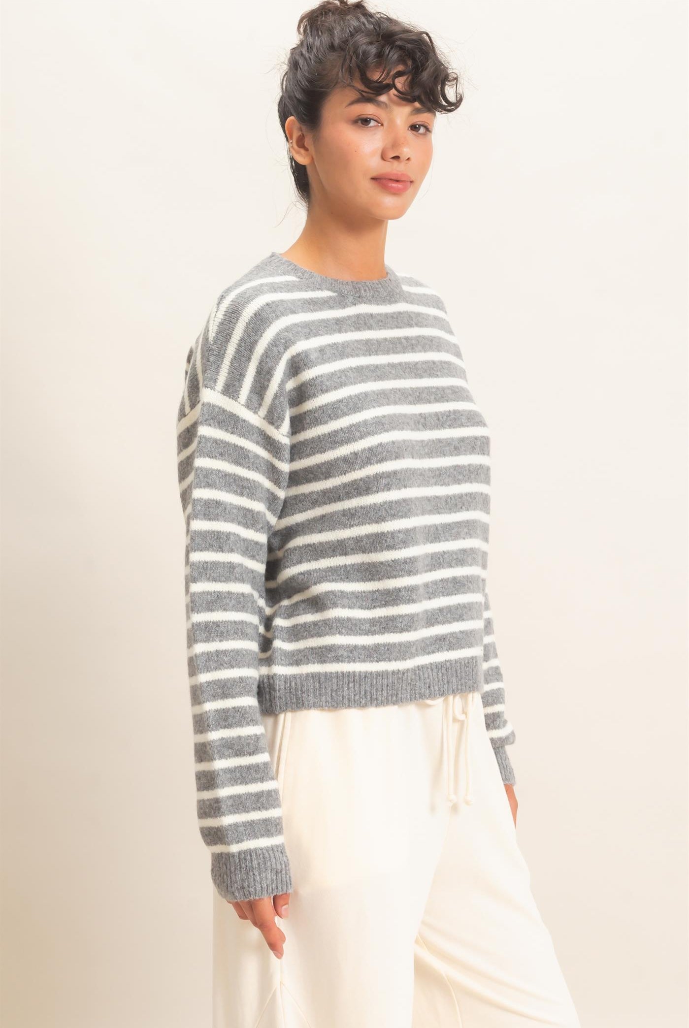 Wholesale Striped Crew Neck Sweater Sweaters DZ26C612 HEATHER GRAY DOUBLE ZERO