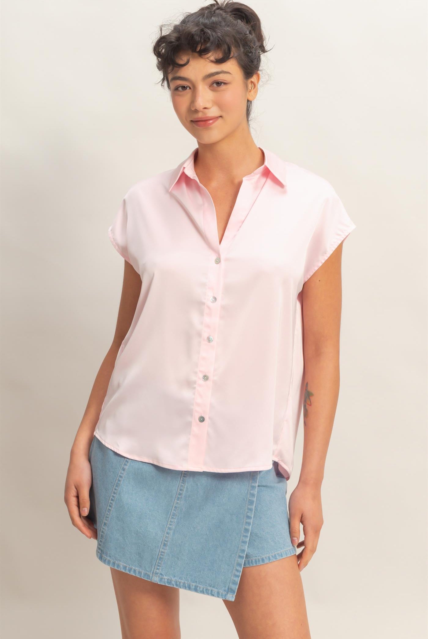 Wholesale Sleeveless Satin Button-Up Blouse Blouses DZ26A726 SOFT PINK DOUBLE ZERO