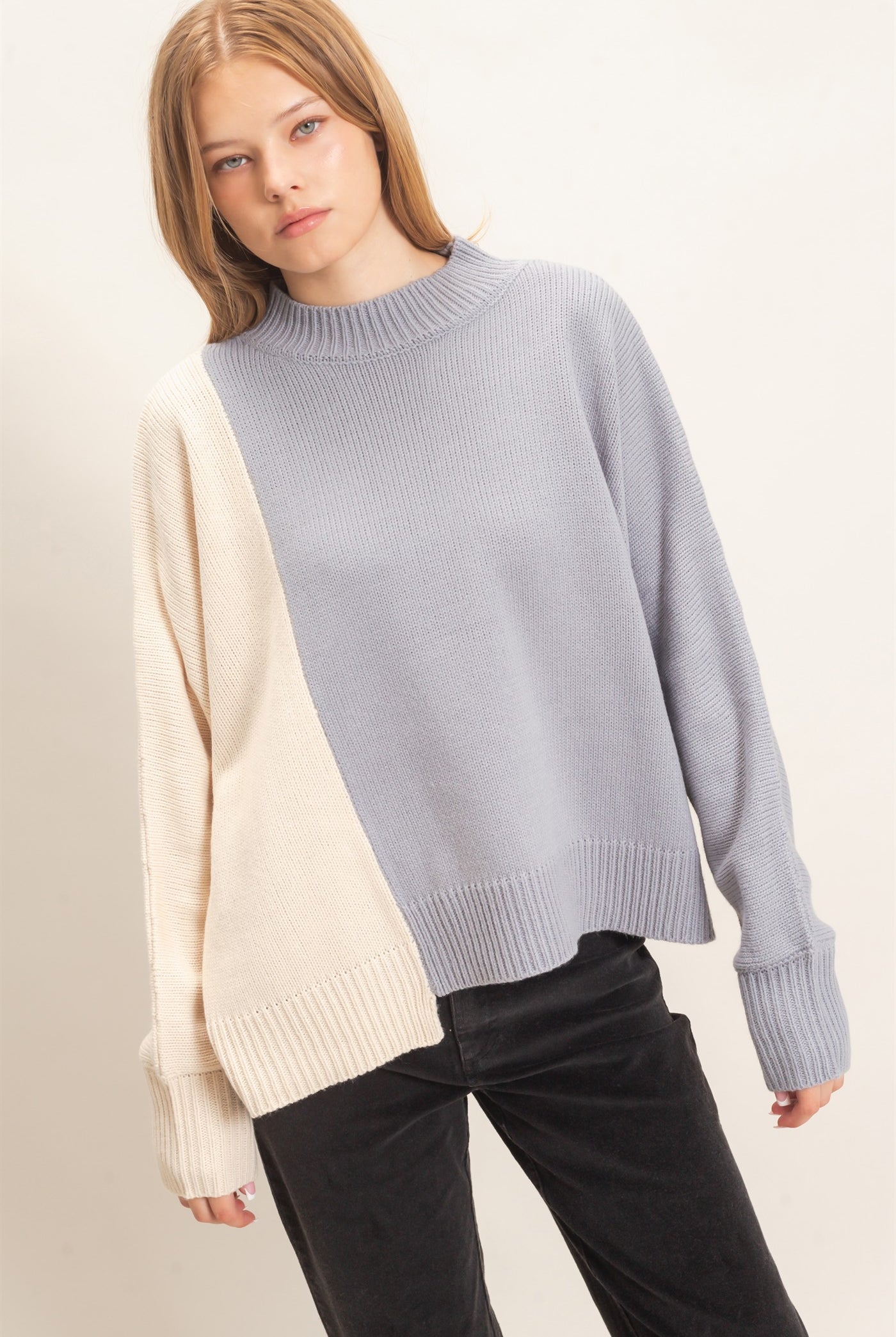 Wholesale Two-Tone Knit Sweater Sweaters HF26F184 GRAY HYFVE